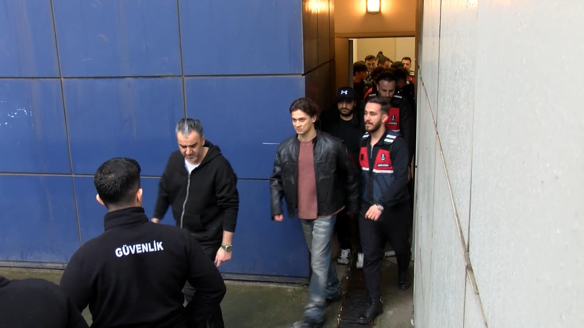 I S T A N B U L ‘ U Y U S T U R U C U’ S O R U S T U R M A S I N D A G 1145131 340009