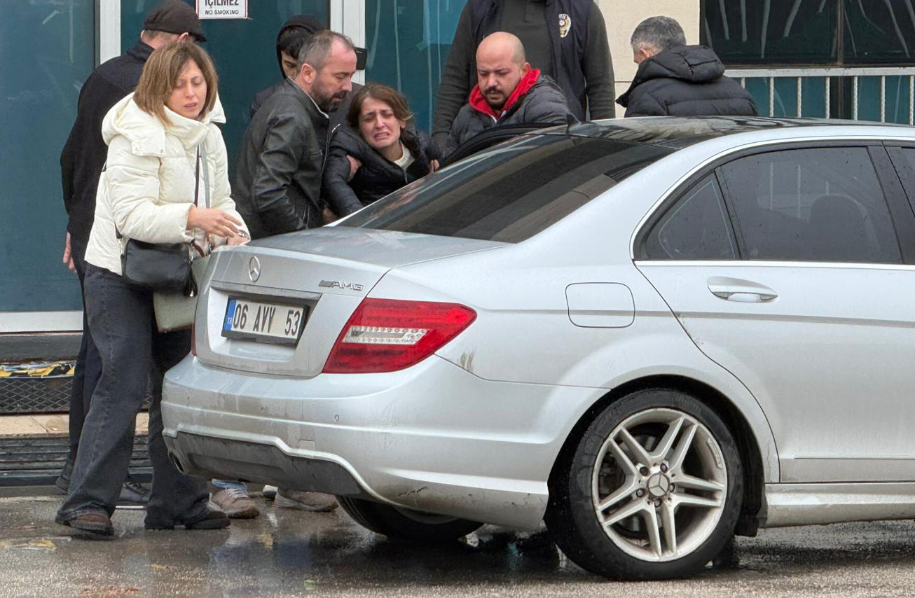 O T O B U S K A Z A S I N D A O L E N L E R I N C E N A Z E L E R I A L 1146414 340404