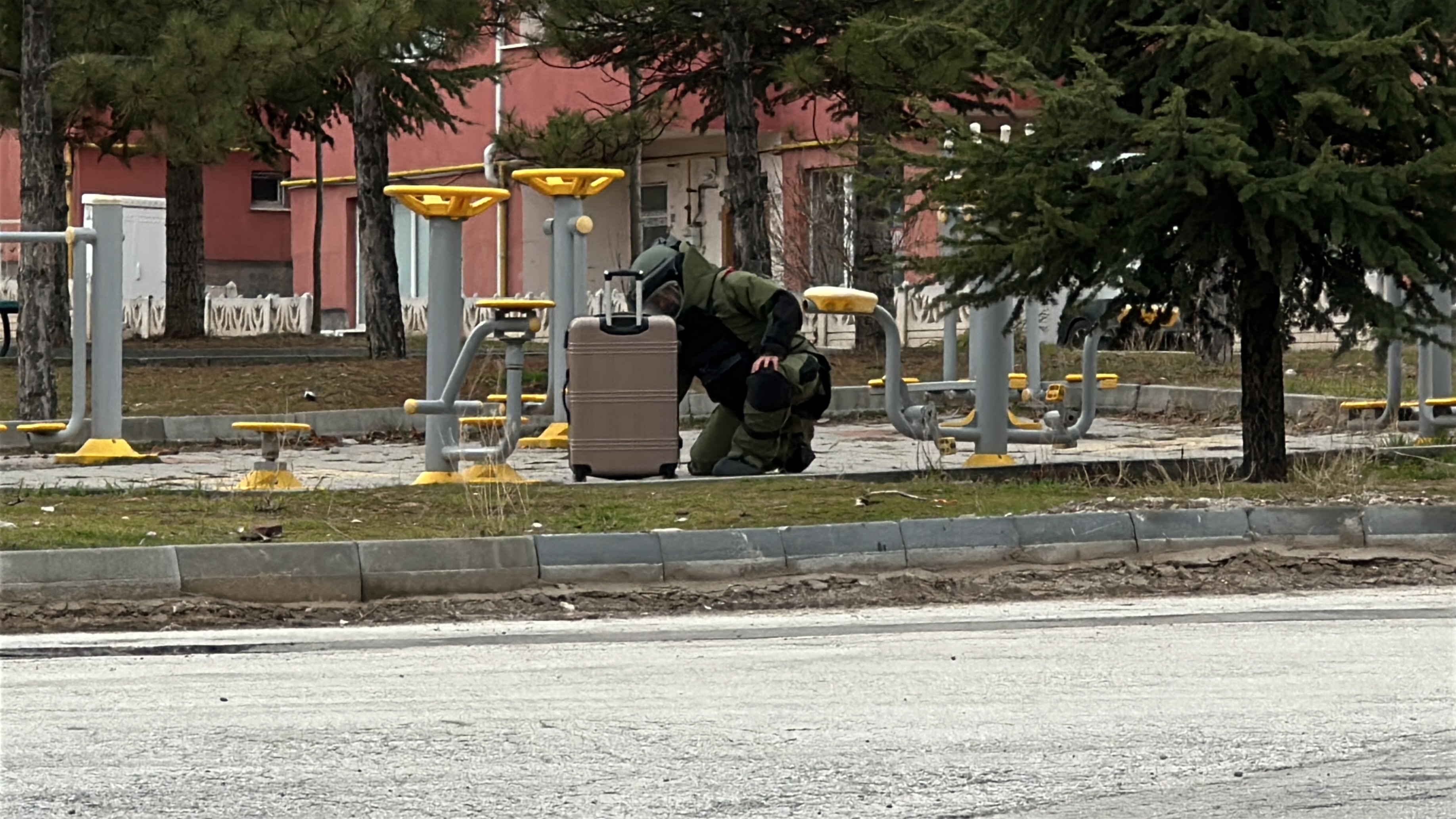 P A R K T A F U N Y E I L E P A T L A T I L A N V A L I Z D E N T A S 1151535 341998