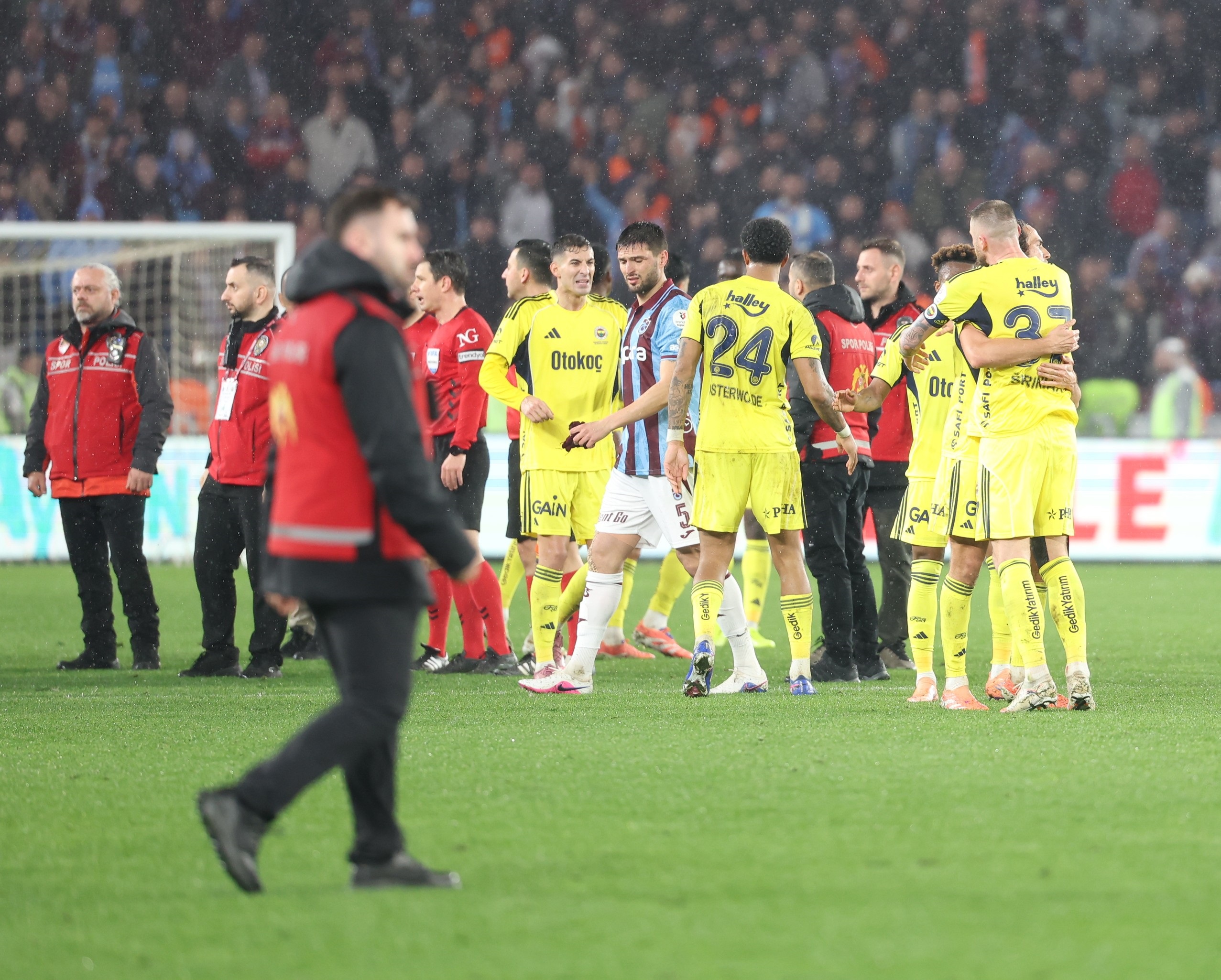 T R A B Z O N S P O R F E N E R B A H C E E K F O T O G R A F L A 1168448 347073