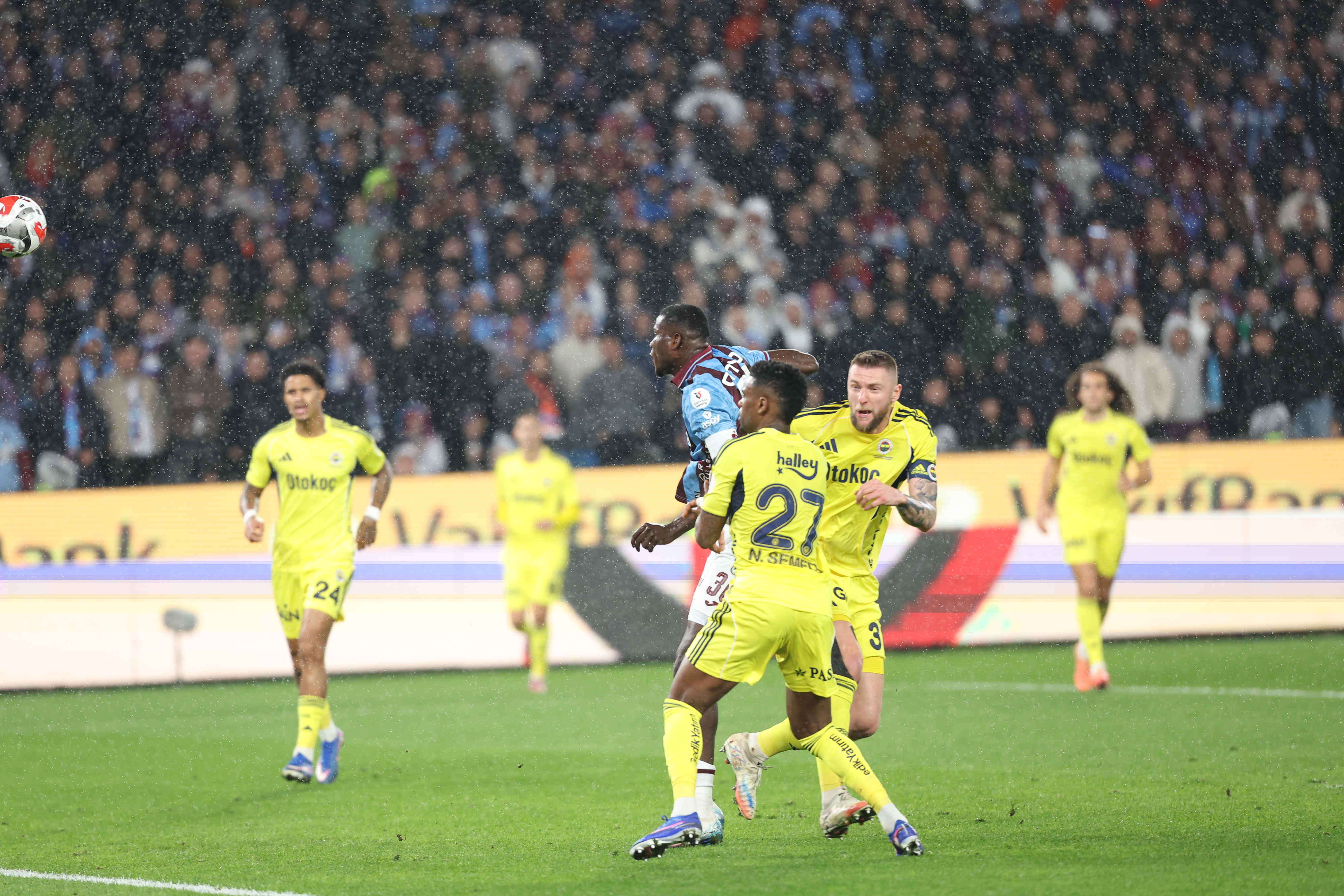 T R A B Z O N S P O R F E N E R B A H C E F O T O G R A F L A R 1168379 347058