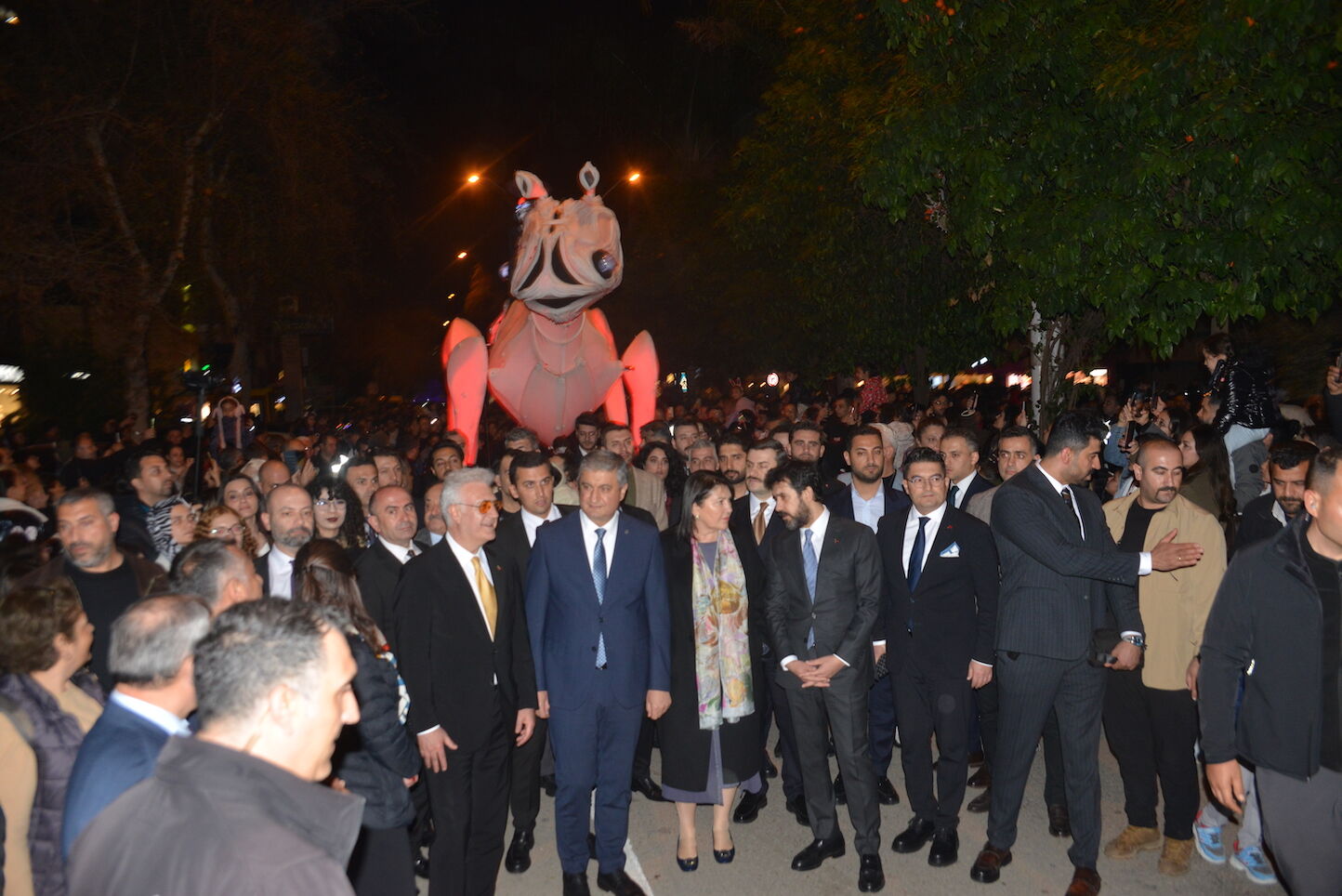 25’ I N C I U L U S L A R A R A S I A D A N A T I Y A T R O F E S T I 1232722 366518