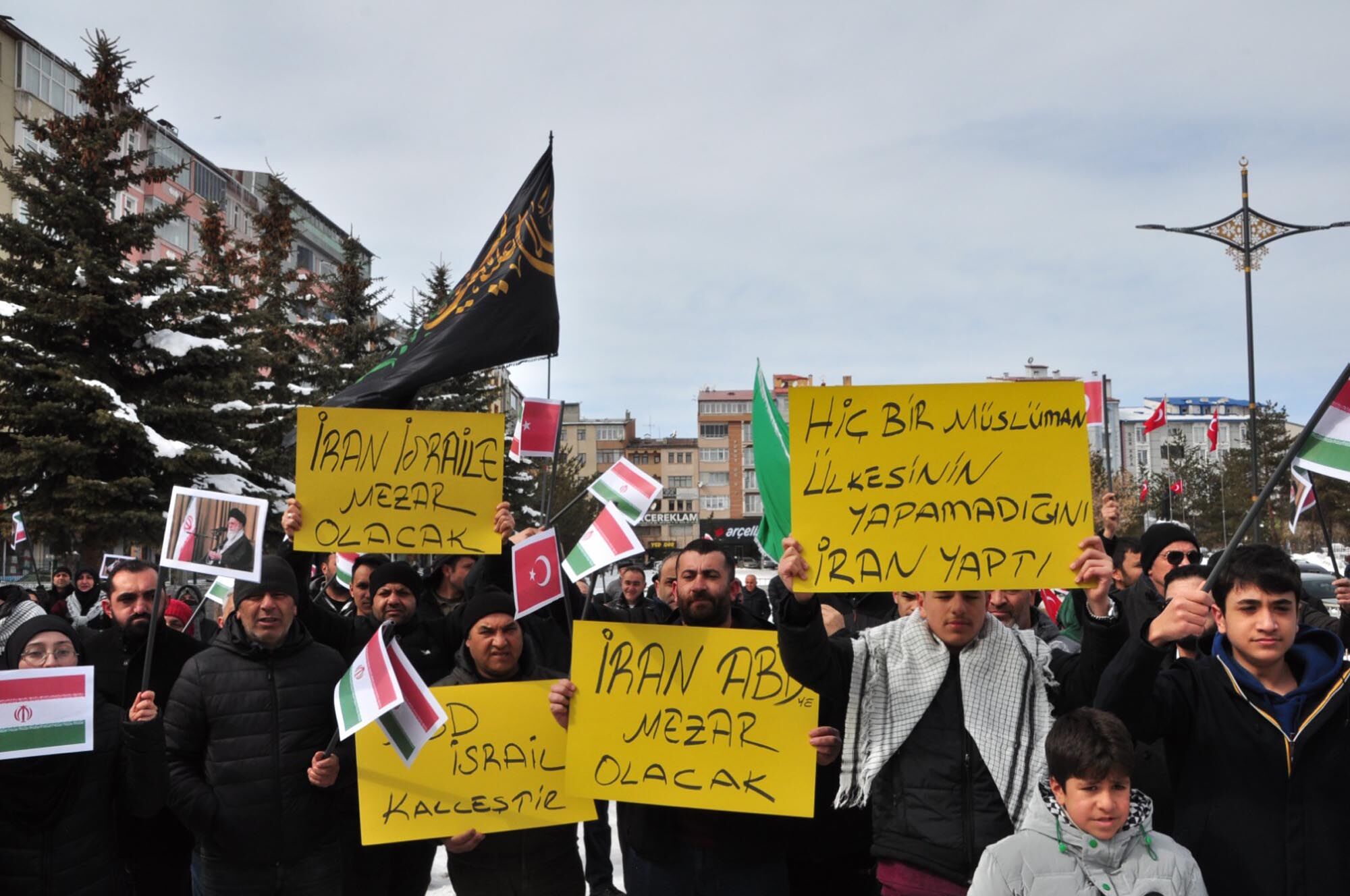 A B D V E I S R A I L K A R S’ T A P R O T E S T O E D I L D I 1202259 357488