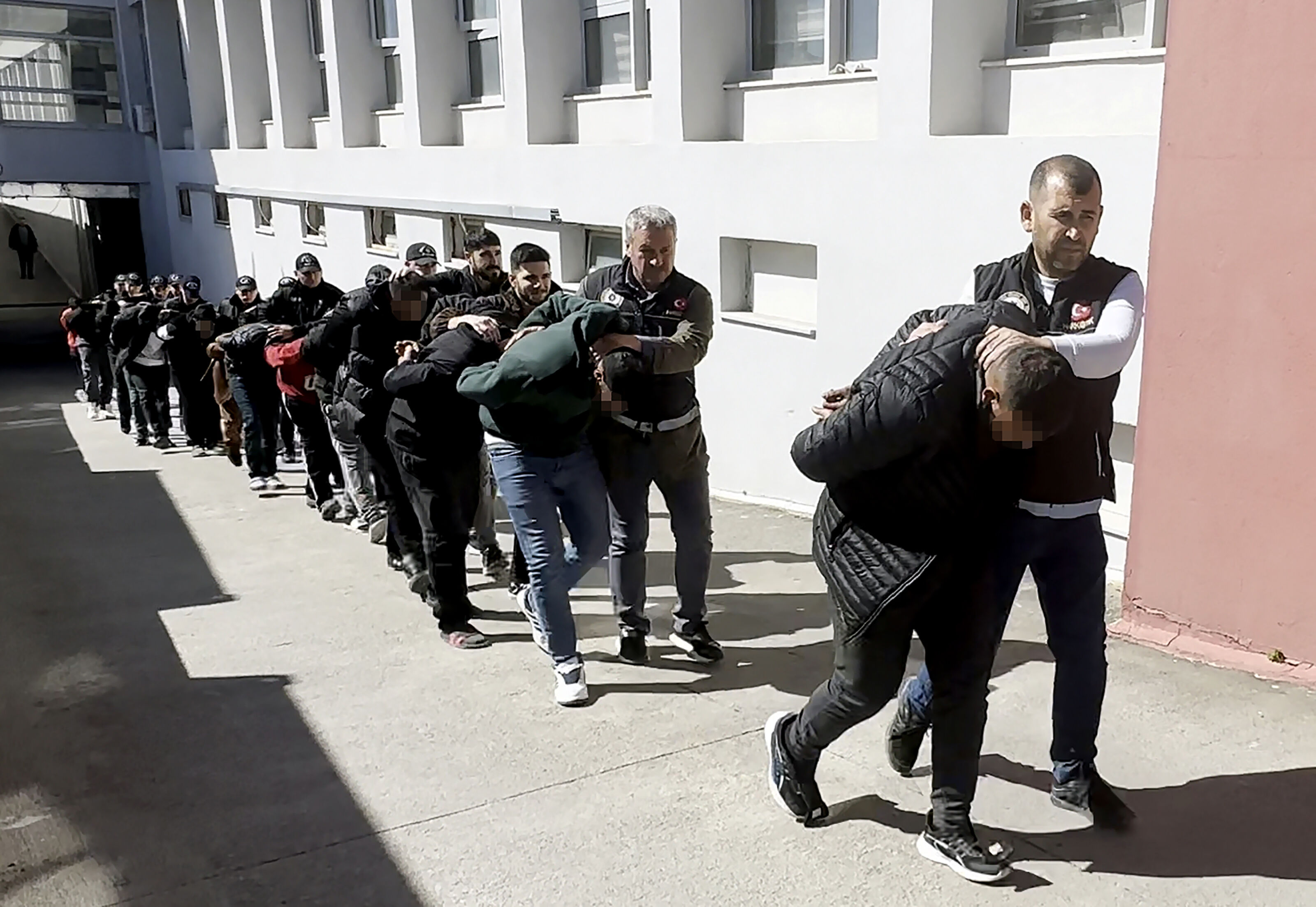 A D A N A D A T O R B A C I O P E R A S Y O N U N D A 11 T U T U 1193831 354891-1