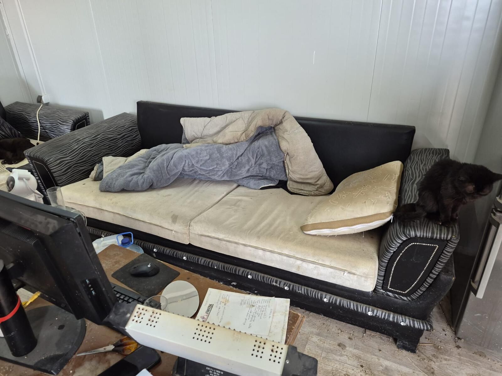 A N K A R A D A K O T U S A R T L A R D A T U T U L A N 102 H A Y 1231973 366430