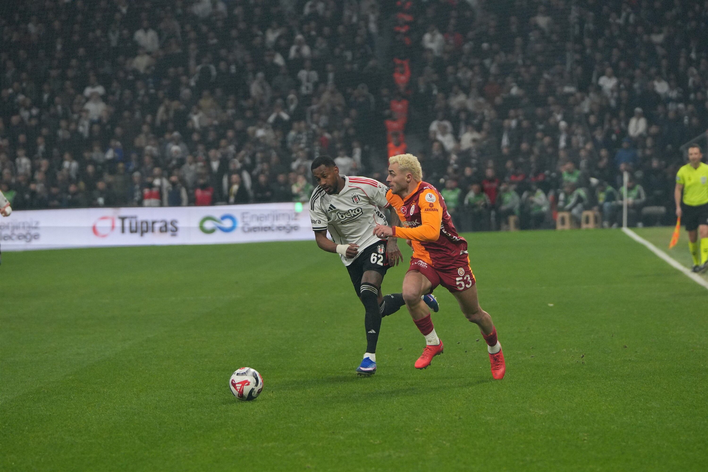 B E S I K T A S G A L A T A S A R A Y E K F O T O G R A F L A R 1201174 357221