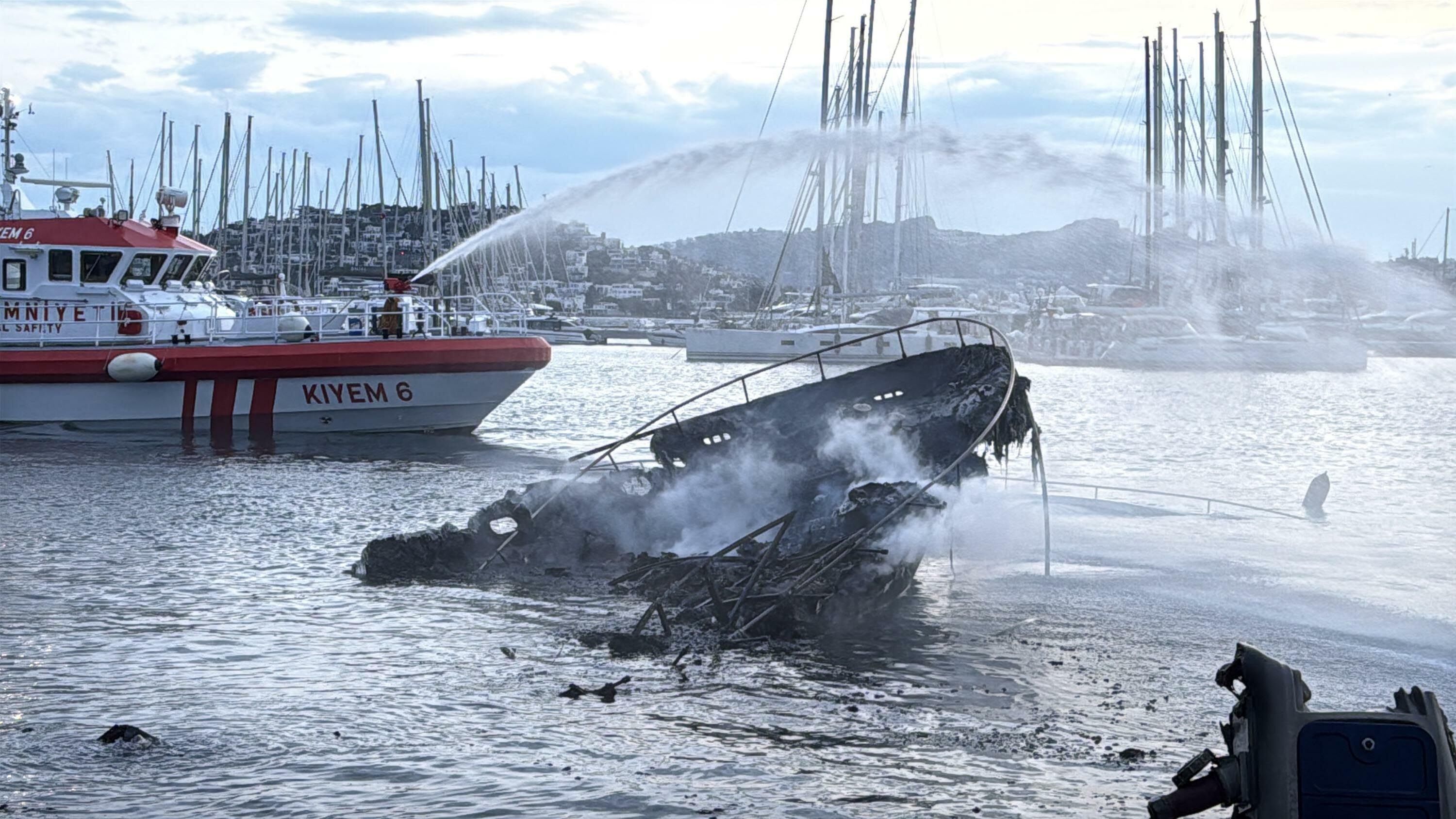 B O D R U M’ D A M A R I N A D A C I K A N Y A N G I N D A 8 M O T O 1222735 363567