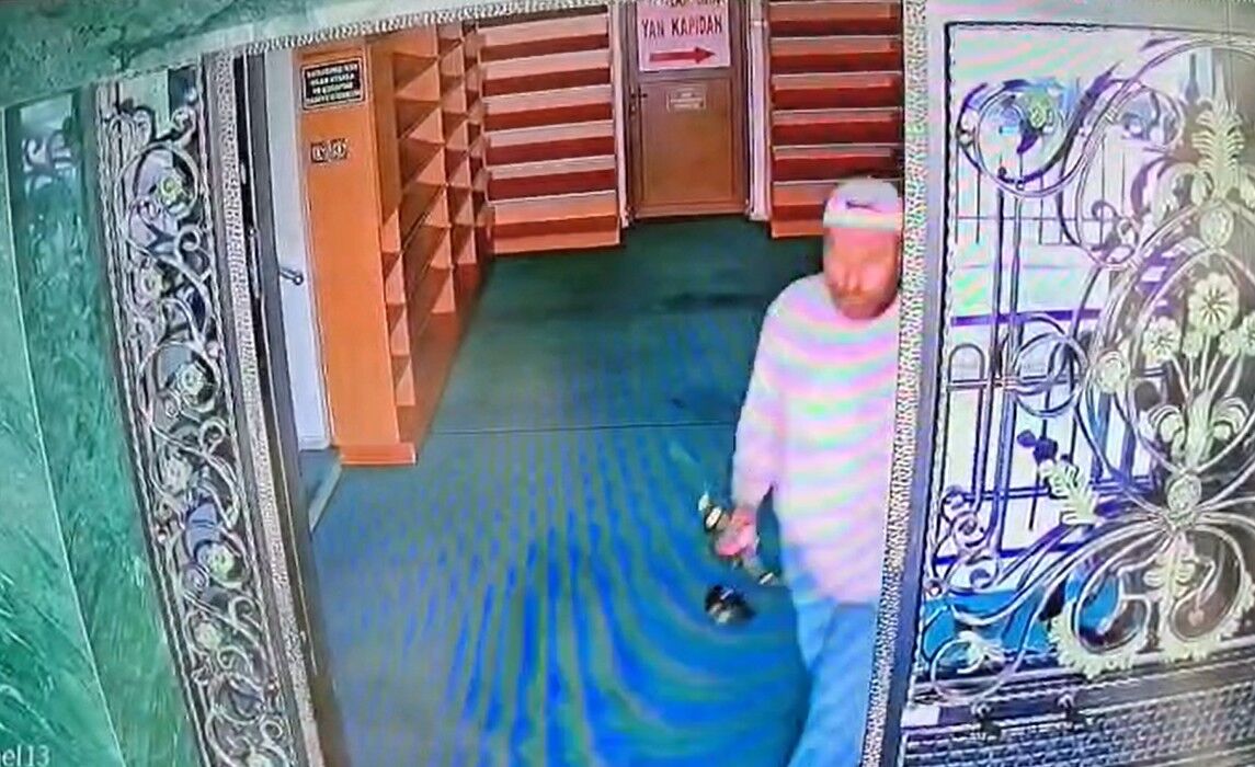 C E Z A E V I N D E N I Z I N L I C I K T I G I R D I G I 3 C A M I 1231922 366408