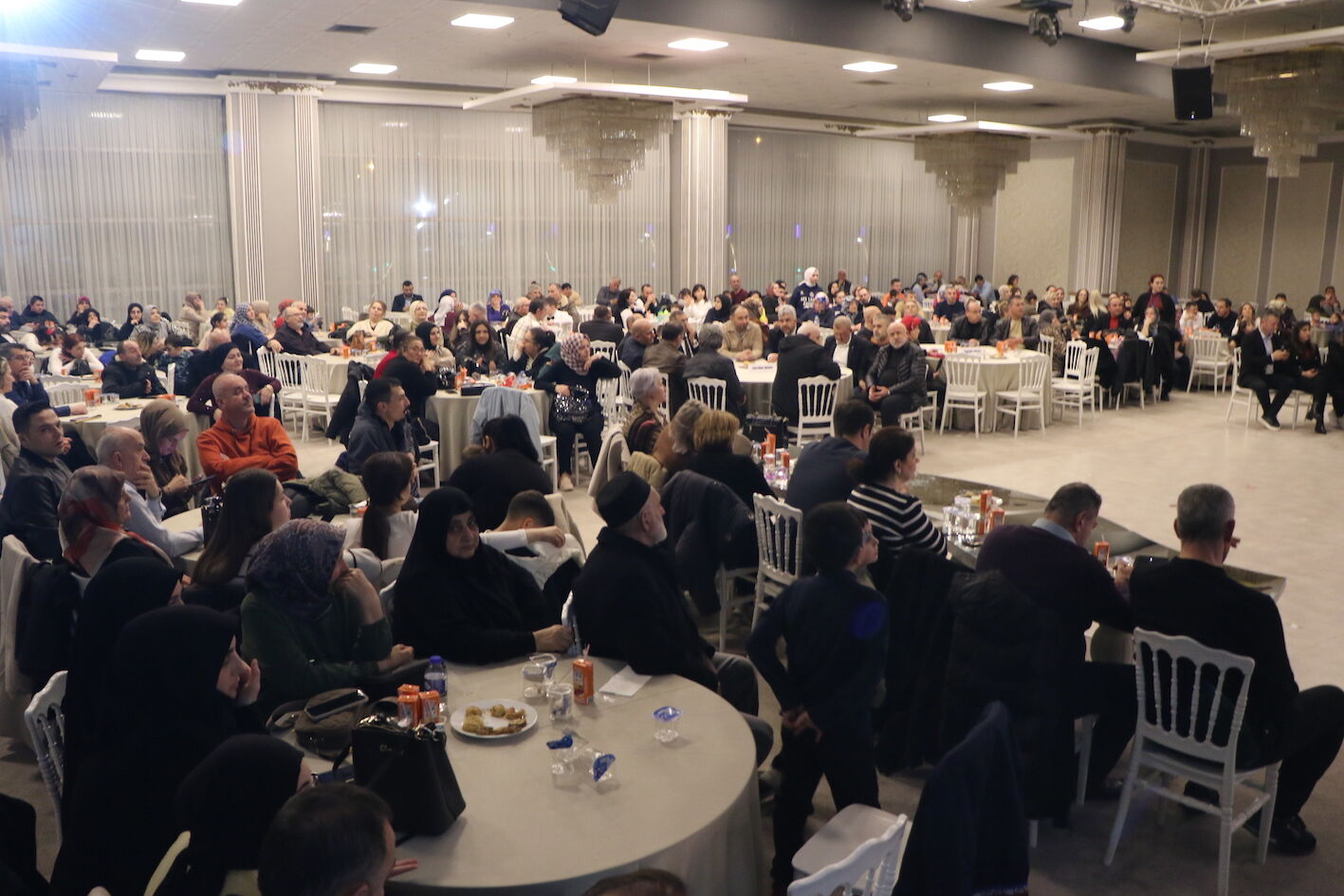 D O W N S E N D R O M L U C O C U K L A R I N S E M A Z E N V E Z E Y 1228028 365272