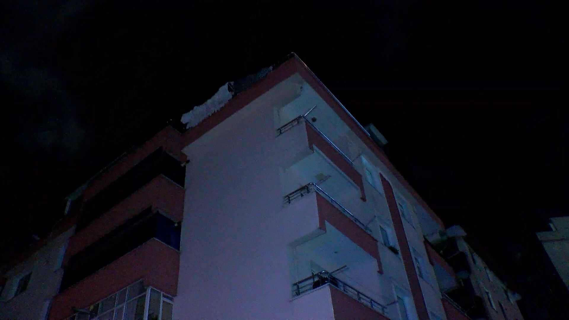 I S T A N B U L B A H C E L I E V L E R’ D E T E M E L I N D E K A Y 1202950 357669