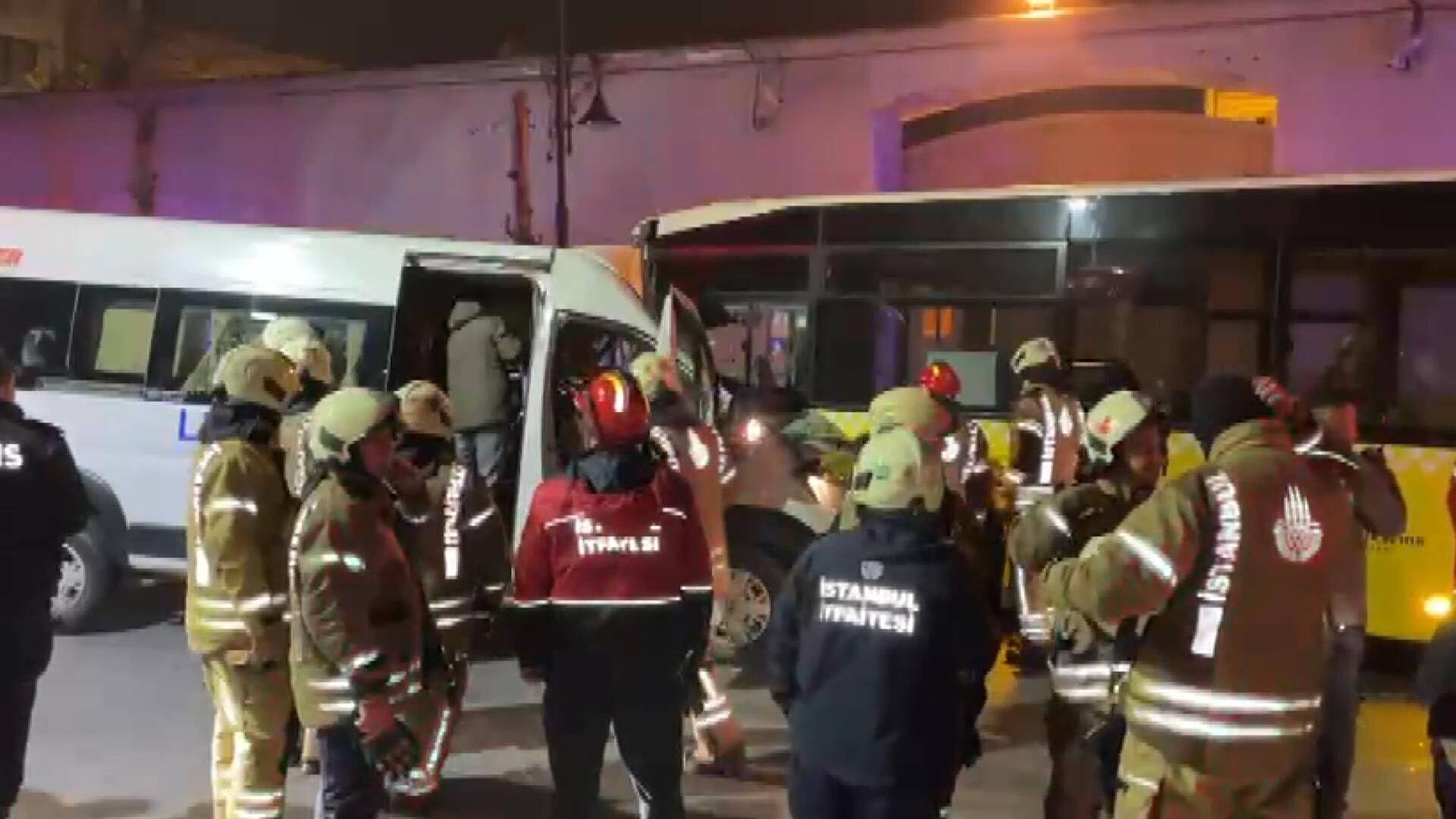 I S T A N B U L B E S I K T A S T A I E T T O T O B U S U S E R V 1193603 354823