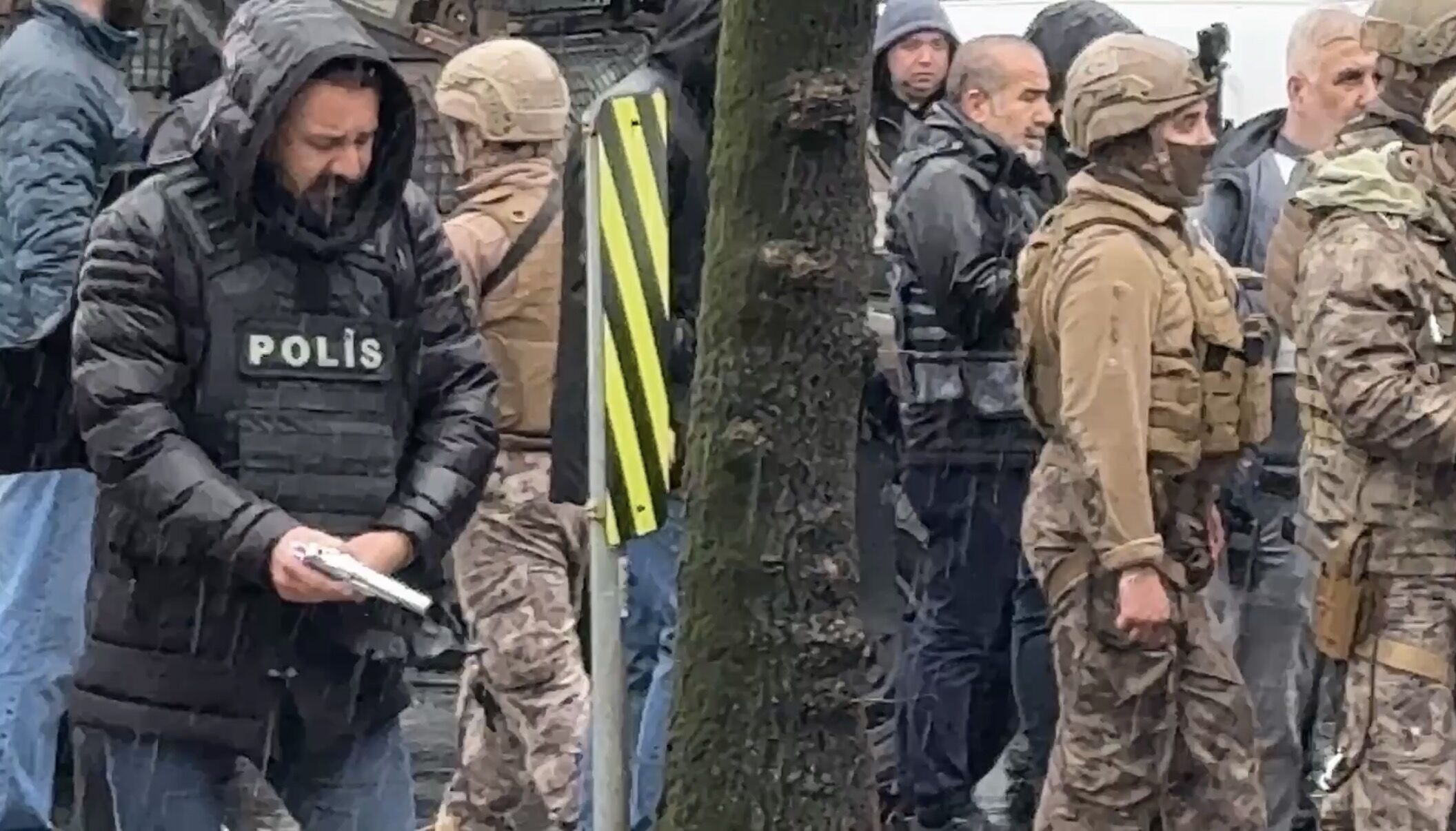 I S T A N B U L B E S I K T A S T A S I L A H L I B A N K A S O Y 1235910 367456