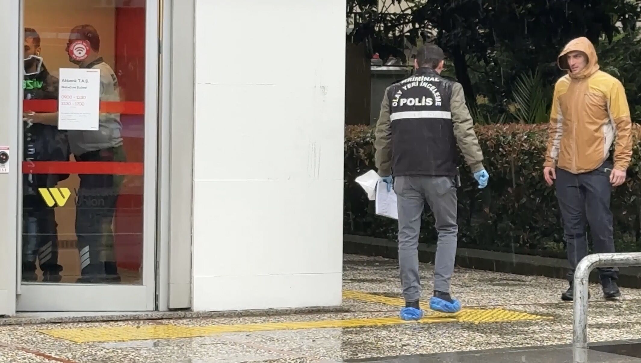 I S T A N B U L B E S I K T A S T A S I L A H L I B A N K A S O Y 1235914 367456