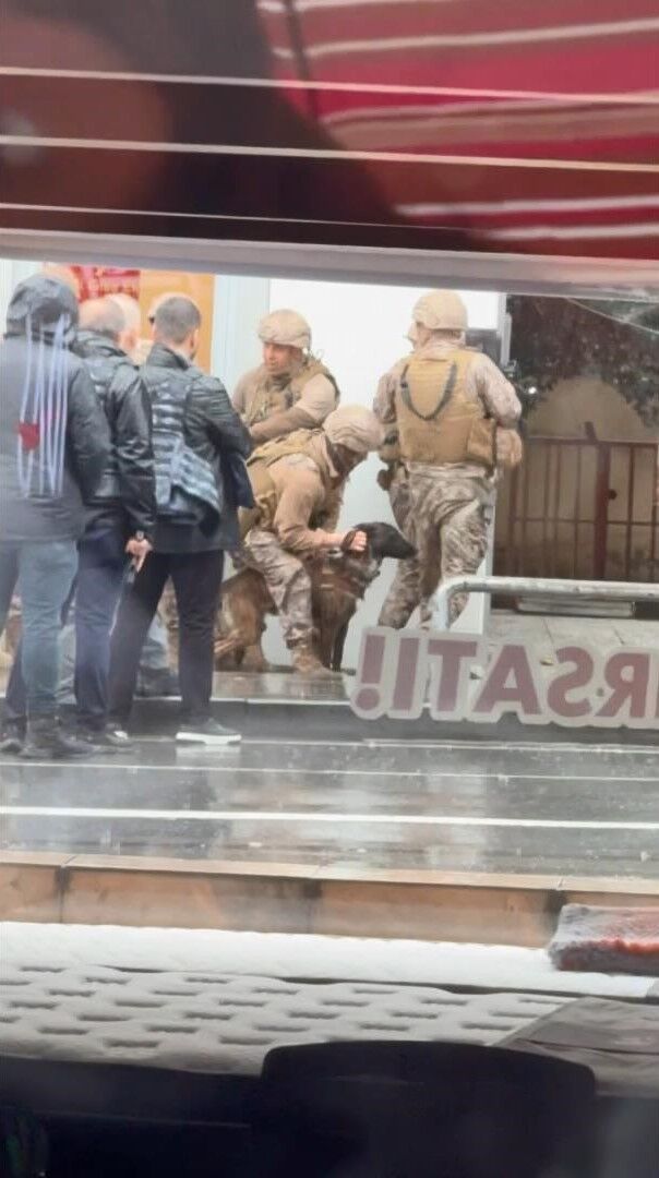 I S T A N B U L B E S I K T A S T A S I L A H L I B A N K A S O Y 1235968 367456