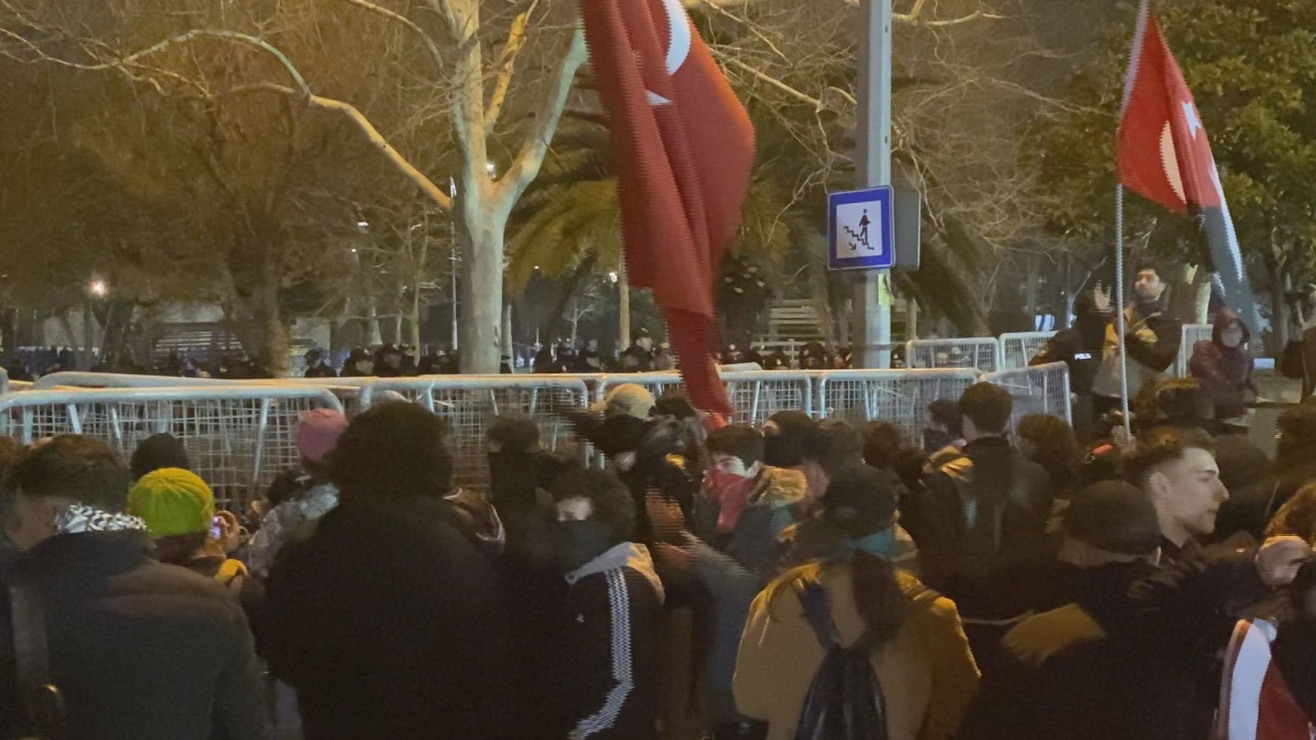 I S T A N B U L C H P N I N S A R A C H A N E D E K I M I T I N G 1221029 362867