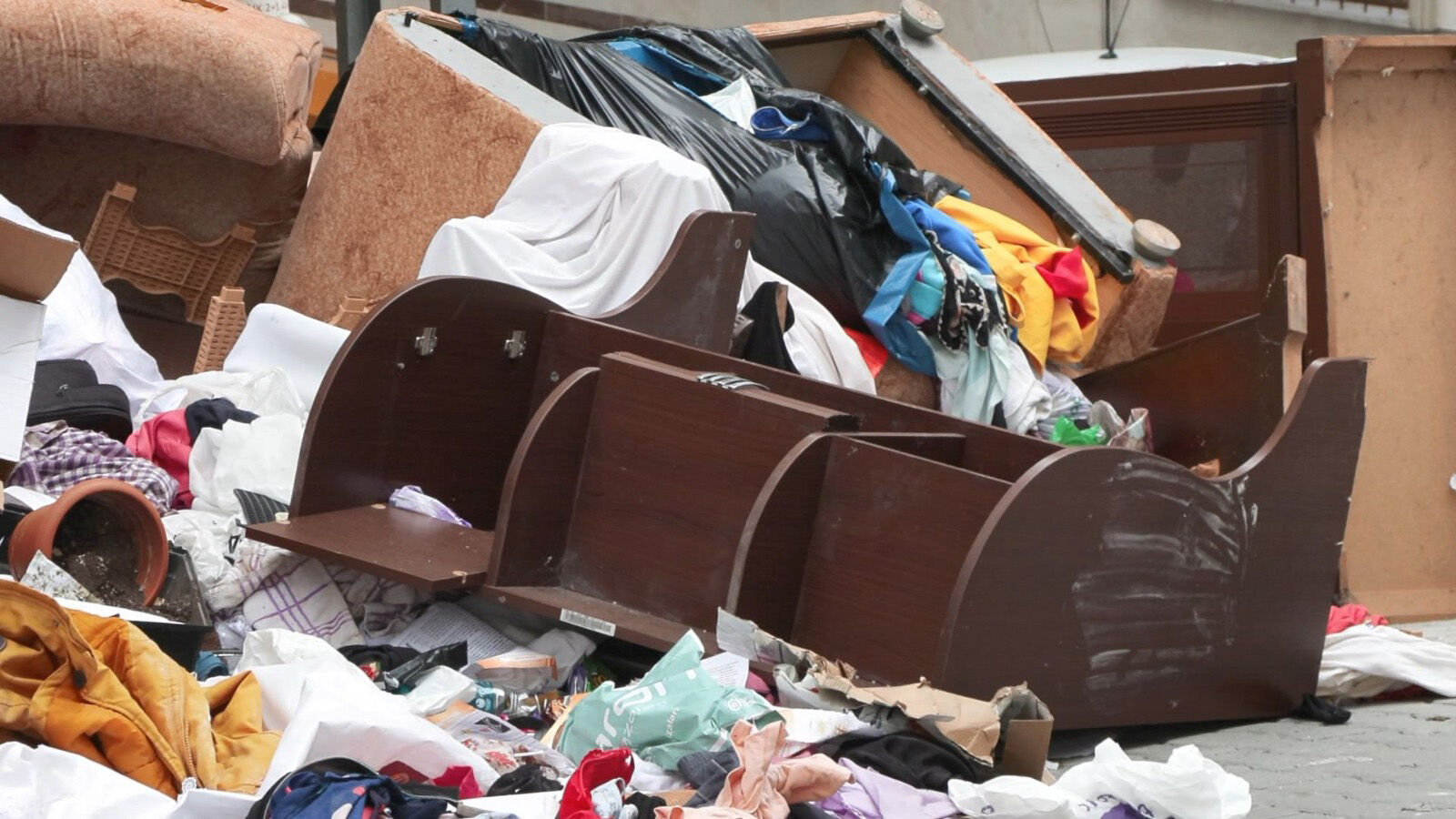 I S T A N B U L E S E N Y U R T T A E V D E N C I K A R M A K I S T 1234022 366997