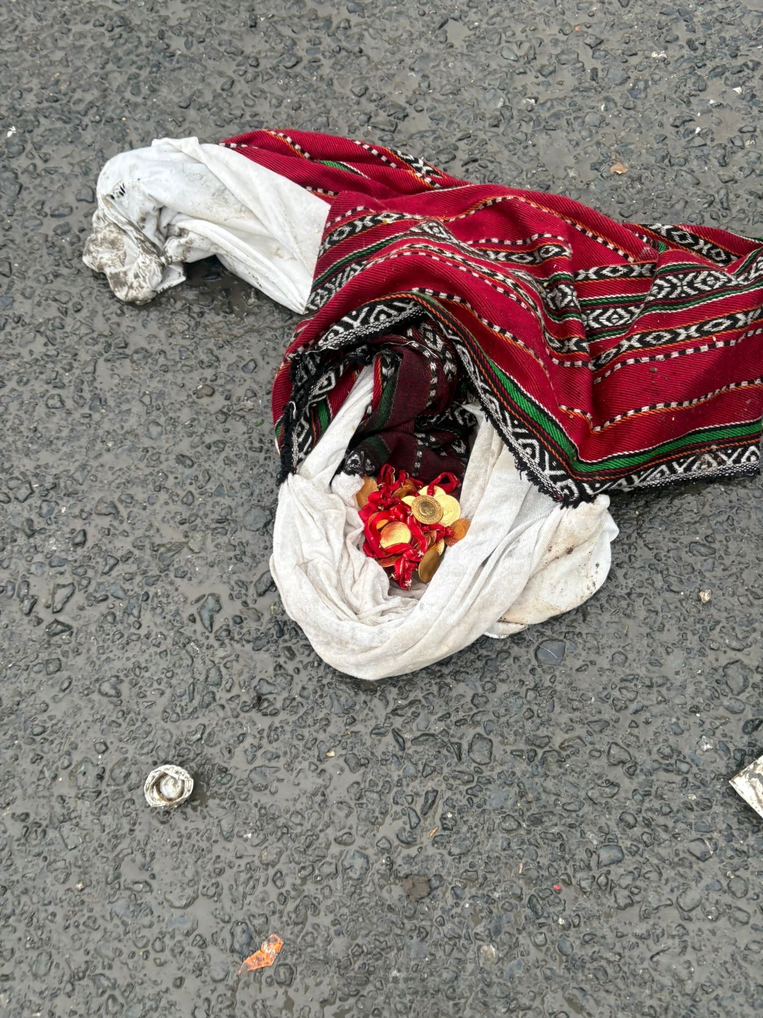 I S T A N B U L E S E N Y U R T T A I S C I L E R I N C O P T E B U 1230268 365929