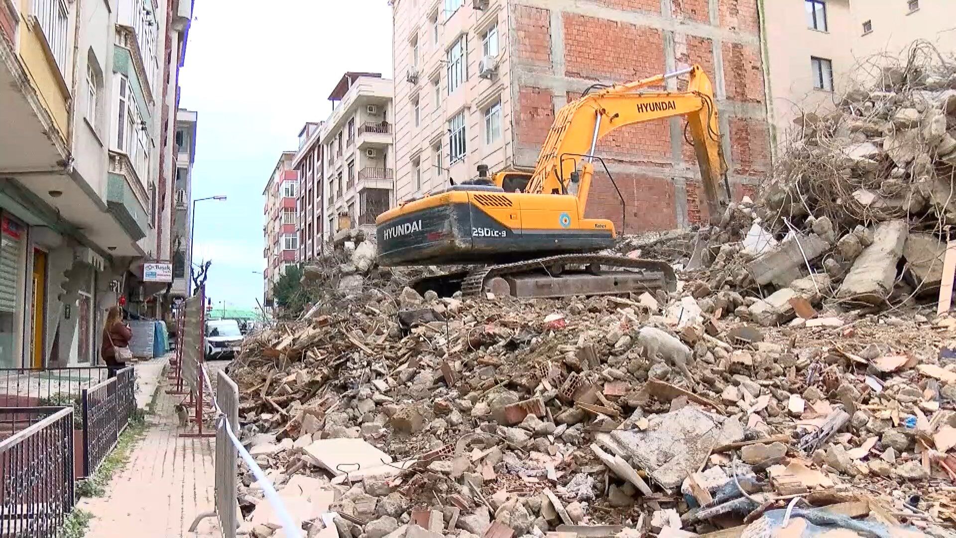 I S T A N B U L G U N G O R E N’ D E Y I K I M S I R A S I N D A H A 1232412 366536