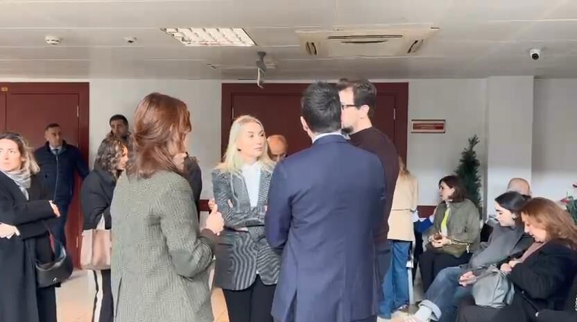 I S T A N B U L I B B Y E Y O N E L I K Y O L S U Z L U K D A 1203162 357703