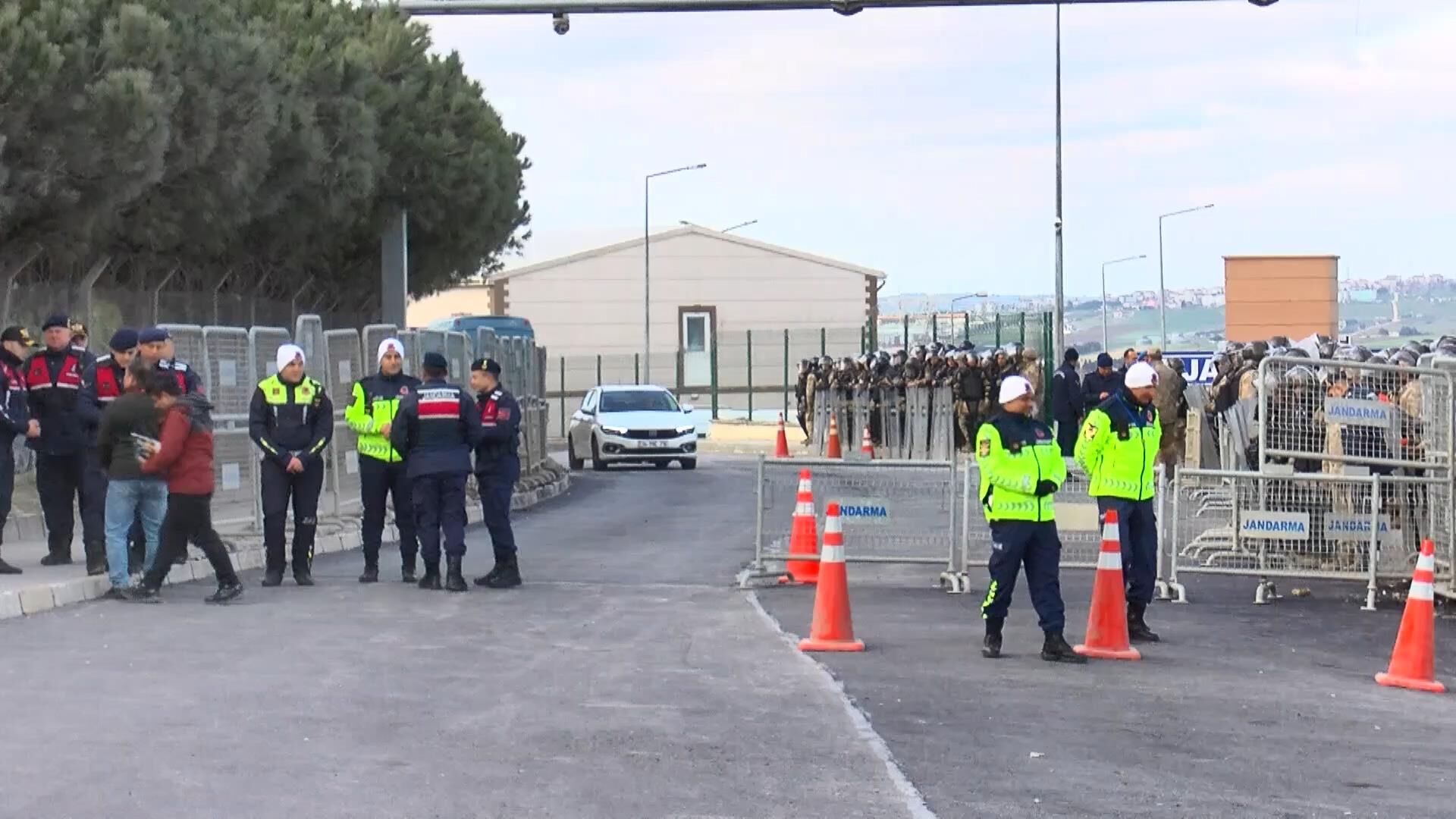 I S T A N B U L I B B Y E Y O N E L I K Y O L S U Z L U K D A 1203401 357703