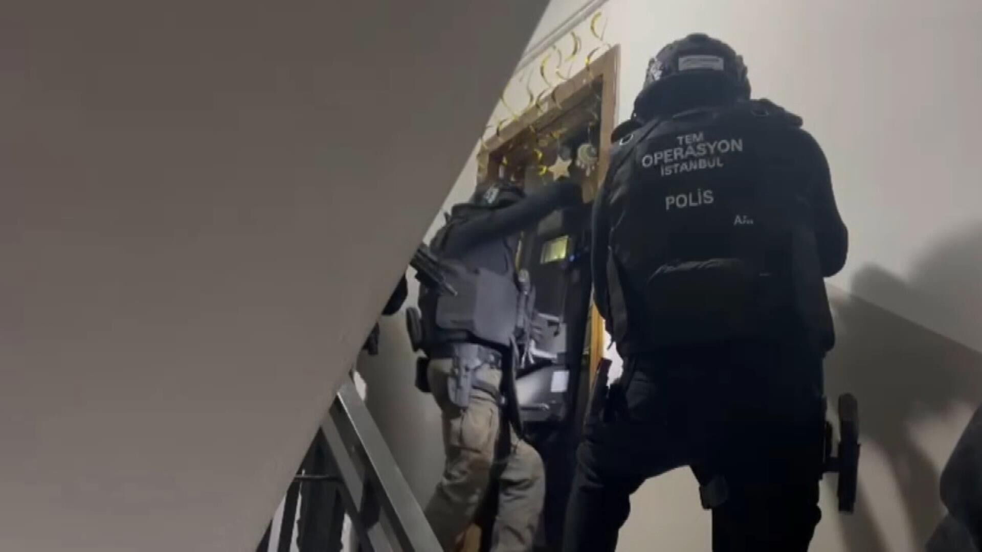 I S T A N B U L I S T A N B U L D A D E A S O P E R A S Y O N U 1226207 364648