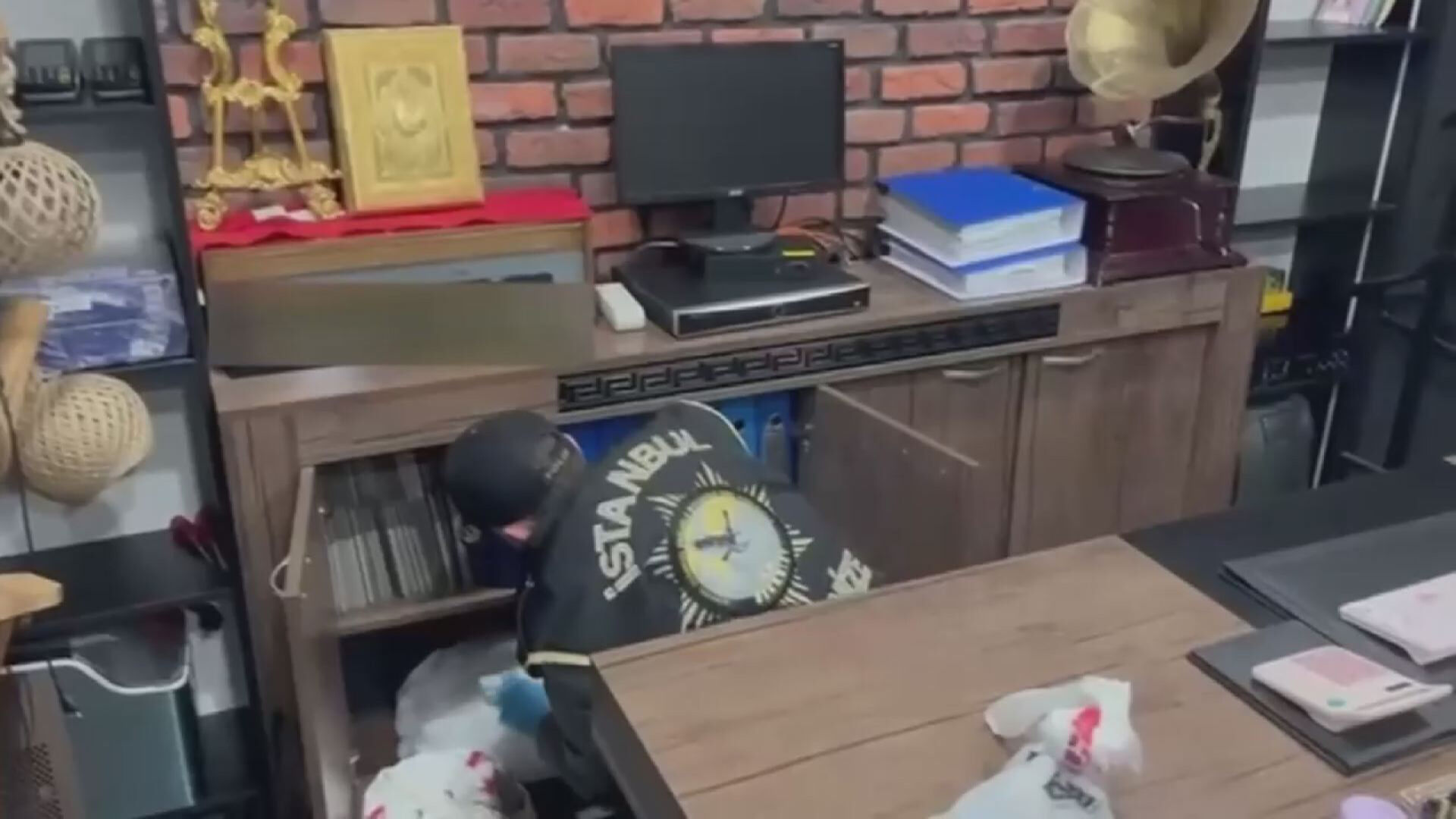 I S T A N B U L I S T A N B U L D A S U C O R G U T U N E O P E R A 1193659 354831