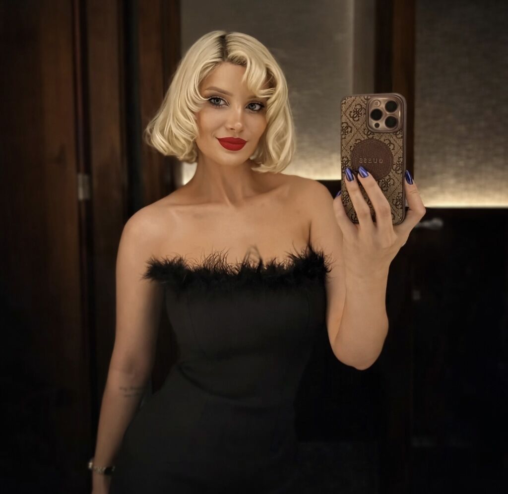 I S T A N B U L K A G I T H A N E’ D E O L E N A Y S E G U L E R A 1213267 360777