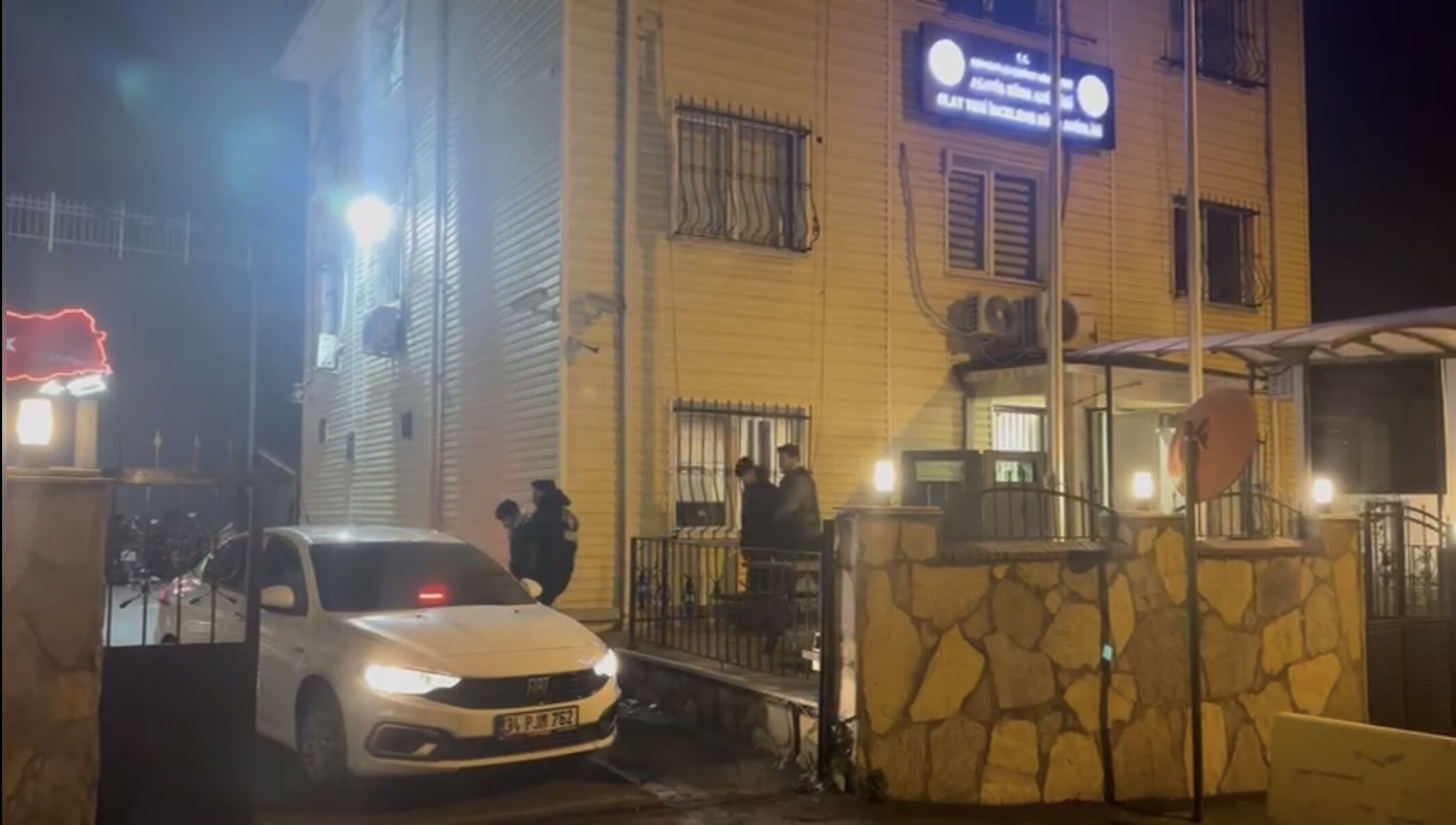 I S T A N B U L M A S L A K’ T A I K I I S Y E R I N E S I L A H 1191193 353999