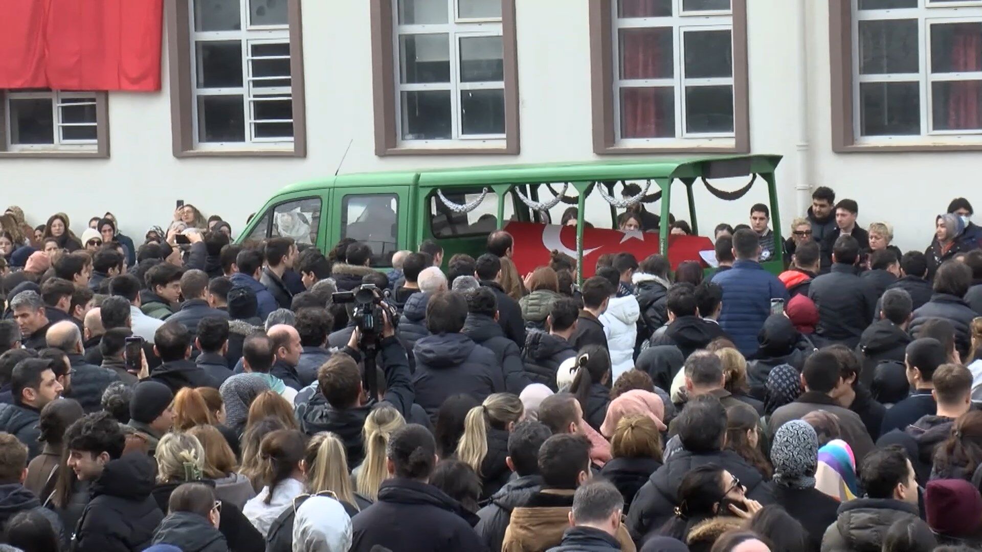 I S T A N B U L O G R E N C I S I T A R A F I N D A N O L D U R U L E N 1194458 355105