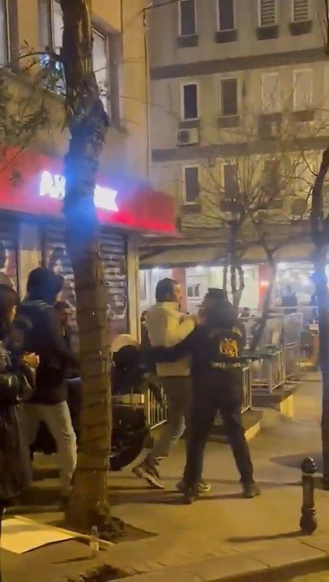 I S T A N B U L O Y U N C U U F U K B A Y R A K T A R I L E 8 M A 1204041 357995