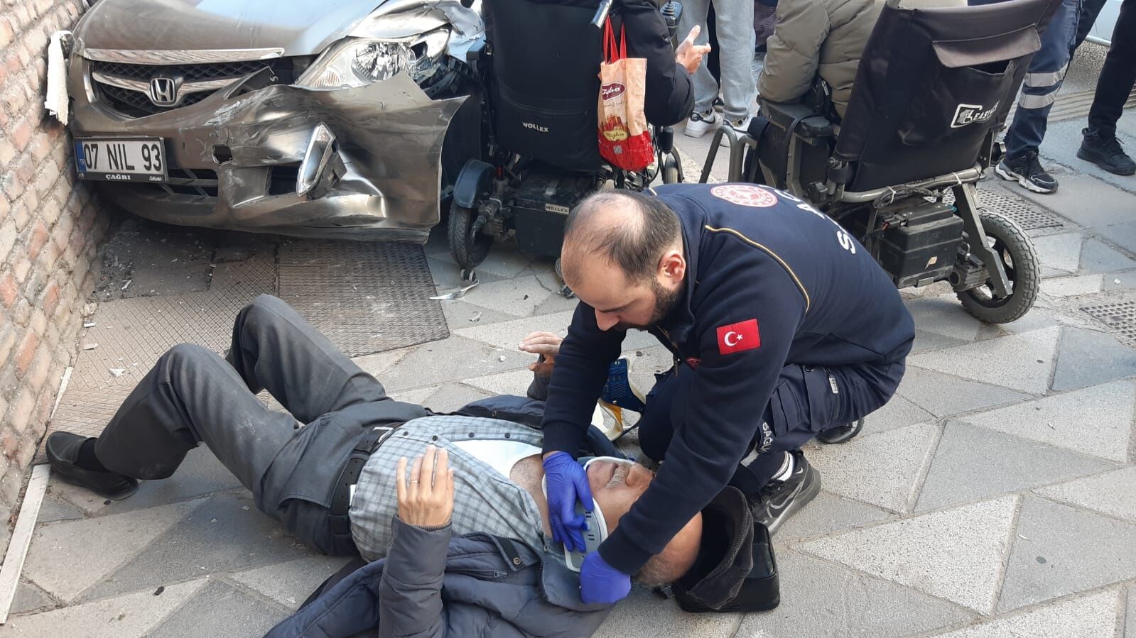 K I R M I Z I I S I K T A D U R A N A R A C A C A R P A N O T O M O B 1215720 361500