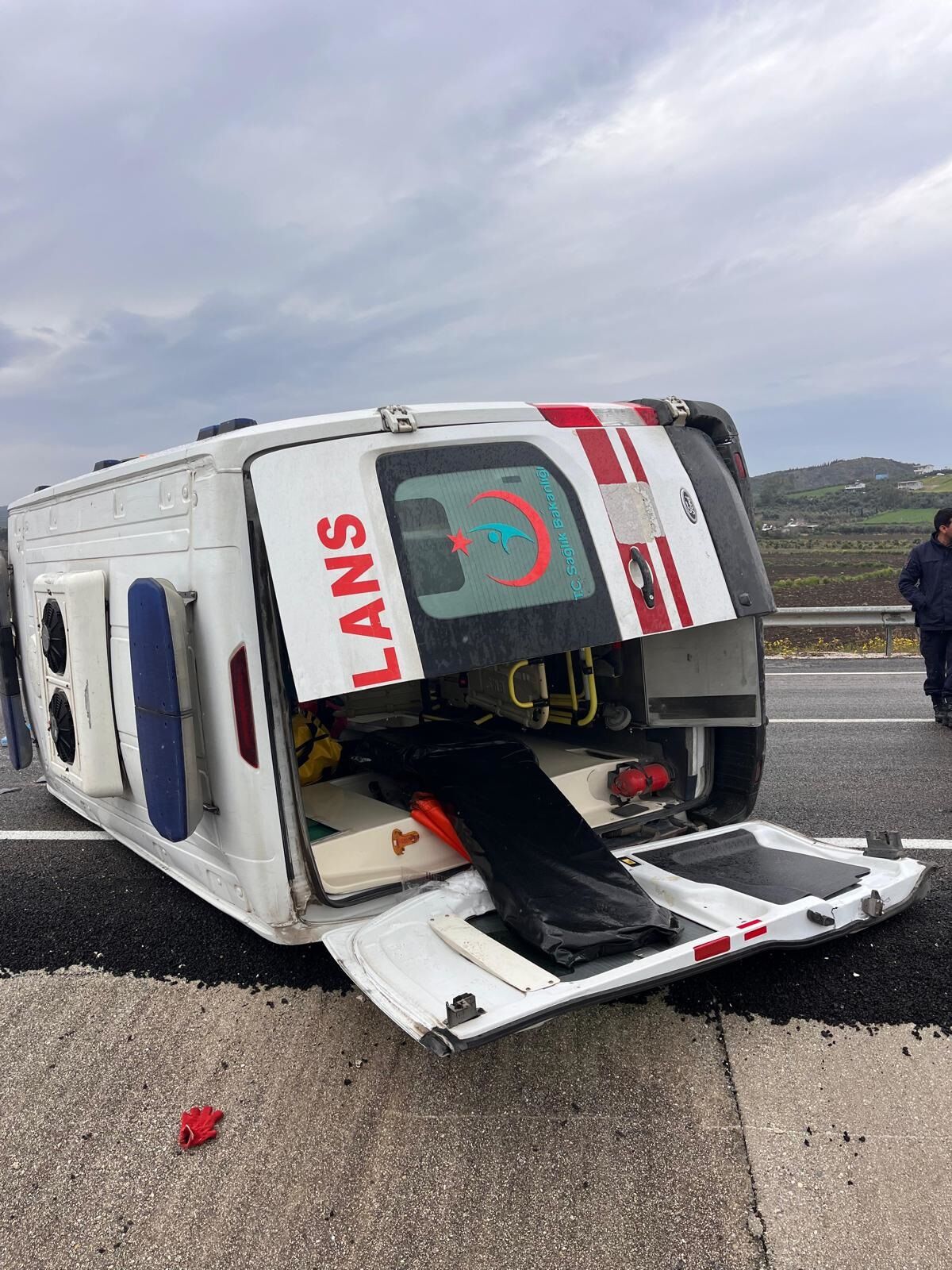 L A S T I G I P A T L A Y A N A M B U L A N S I N D E V R I L D I 3 1213136 360747