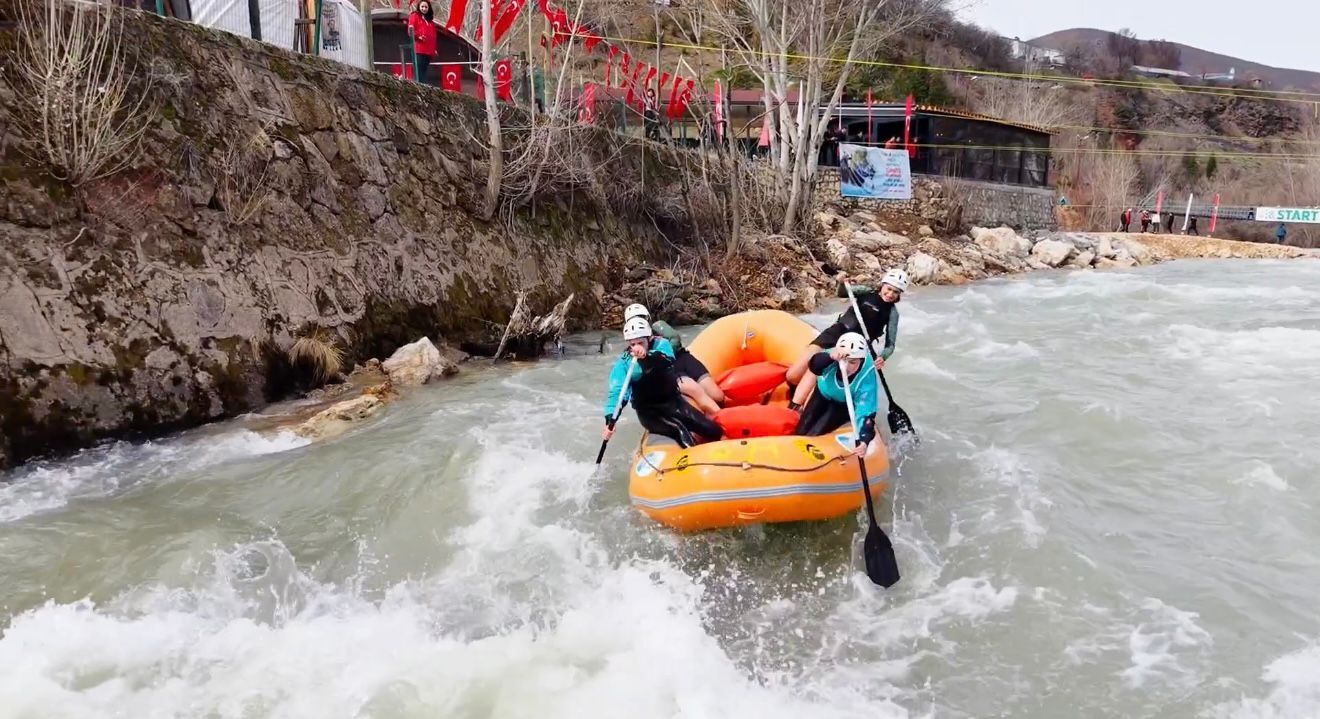 M U N Z U R N E H R I N D E R A F T I N G H E Y E C A N I 300 1233146 366732