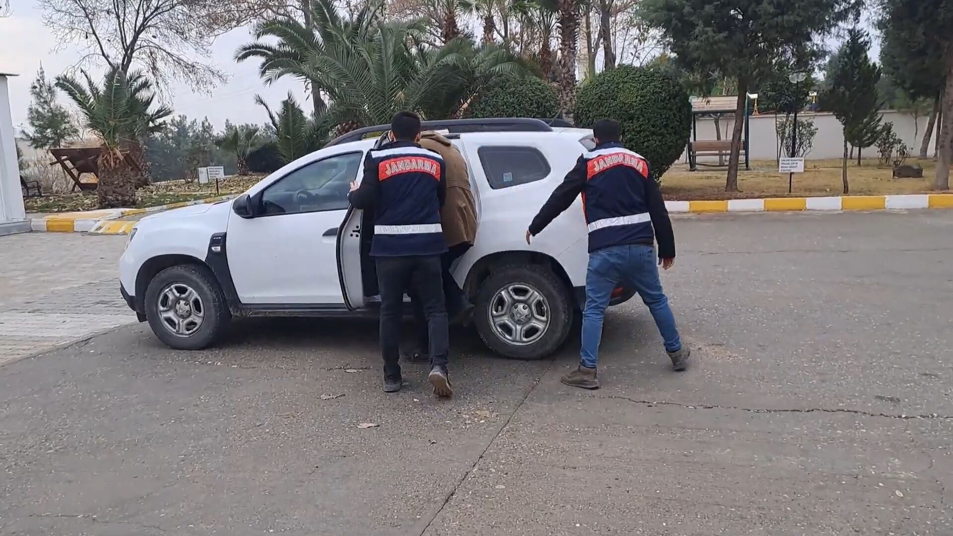 24 I L D E D E A S T E R O R O R G U T U N E Y O N E L I K O P E R 1269642 377848