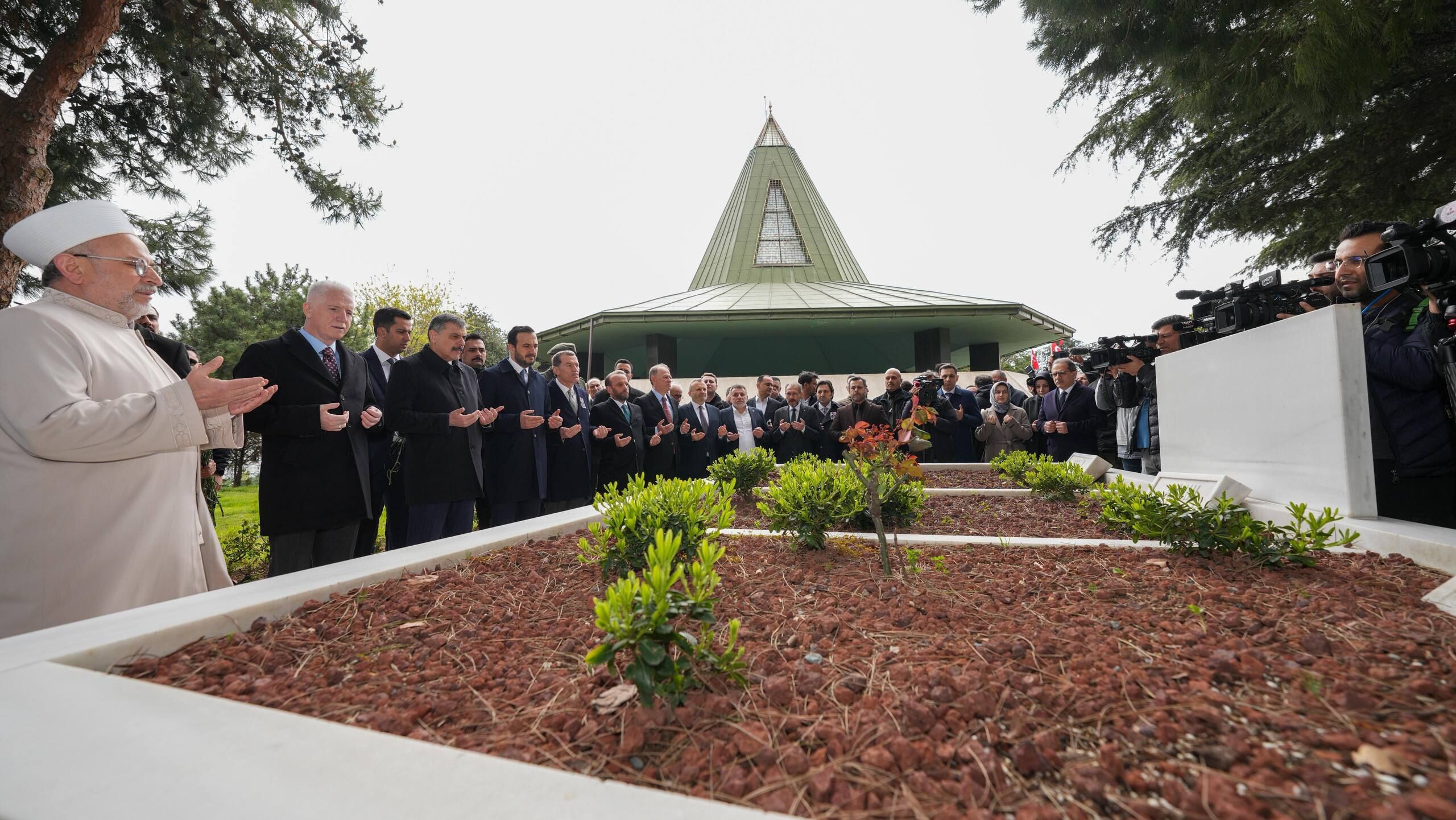 8 I N C I C U M H U R B A S K A N I T U R G U T O Z A L M E Z A R I 1264220 376318