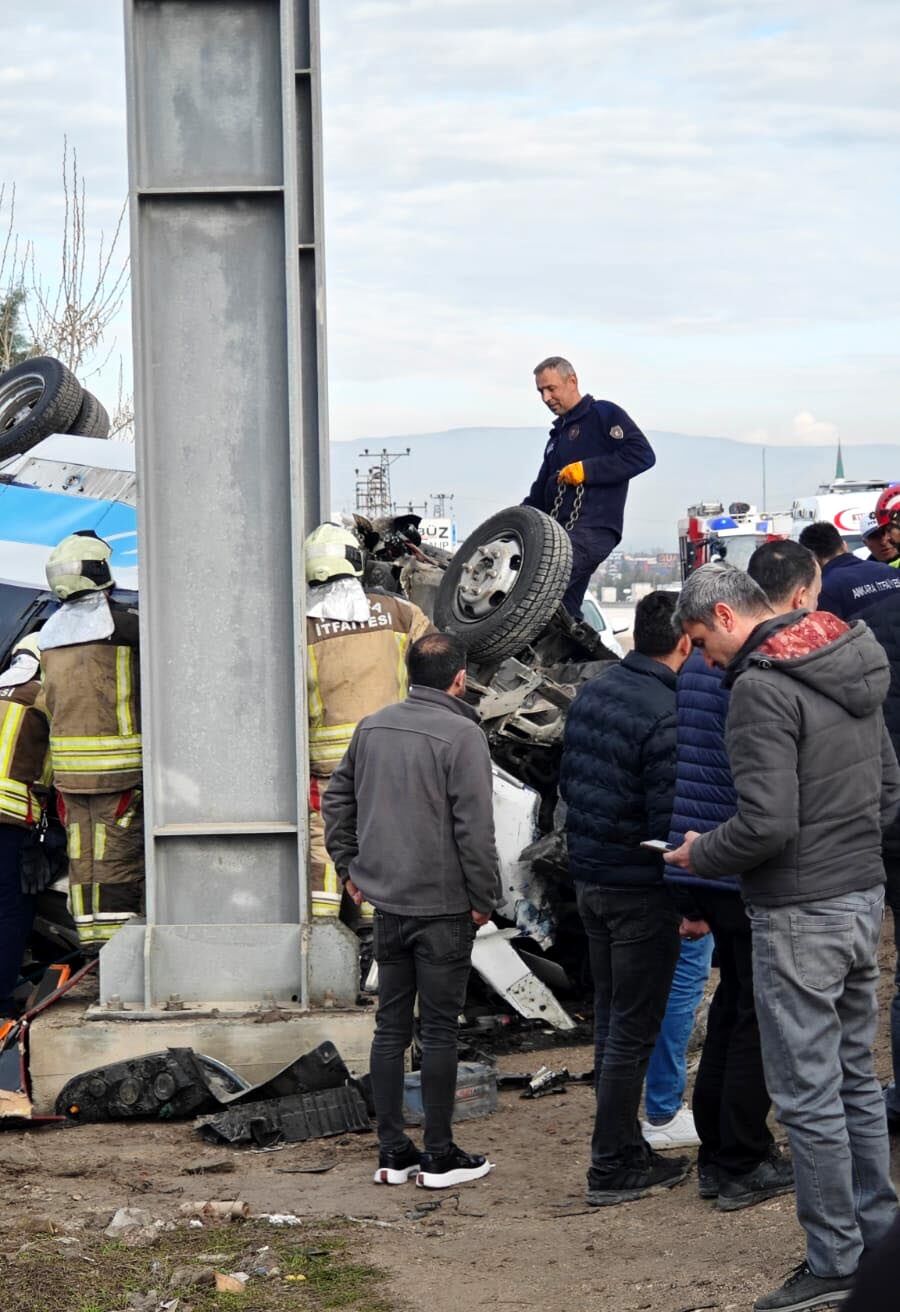 A N K A R A D A O Z E L H A L K O T O B U S U U S T G E C I D I N 1244157 370157