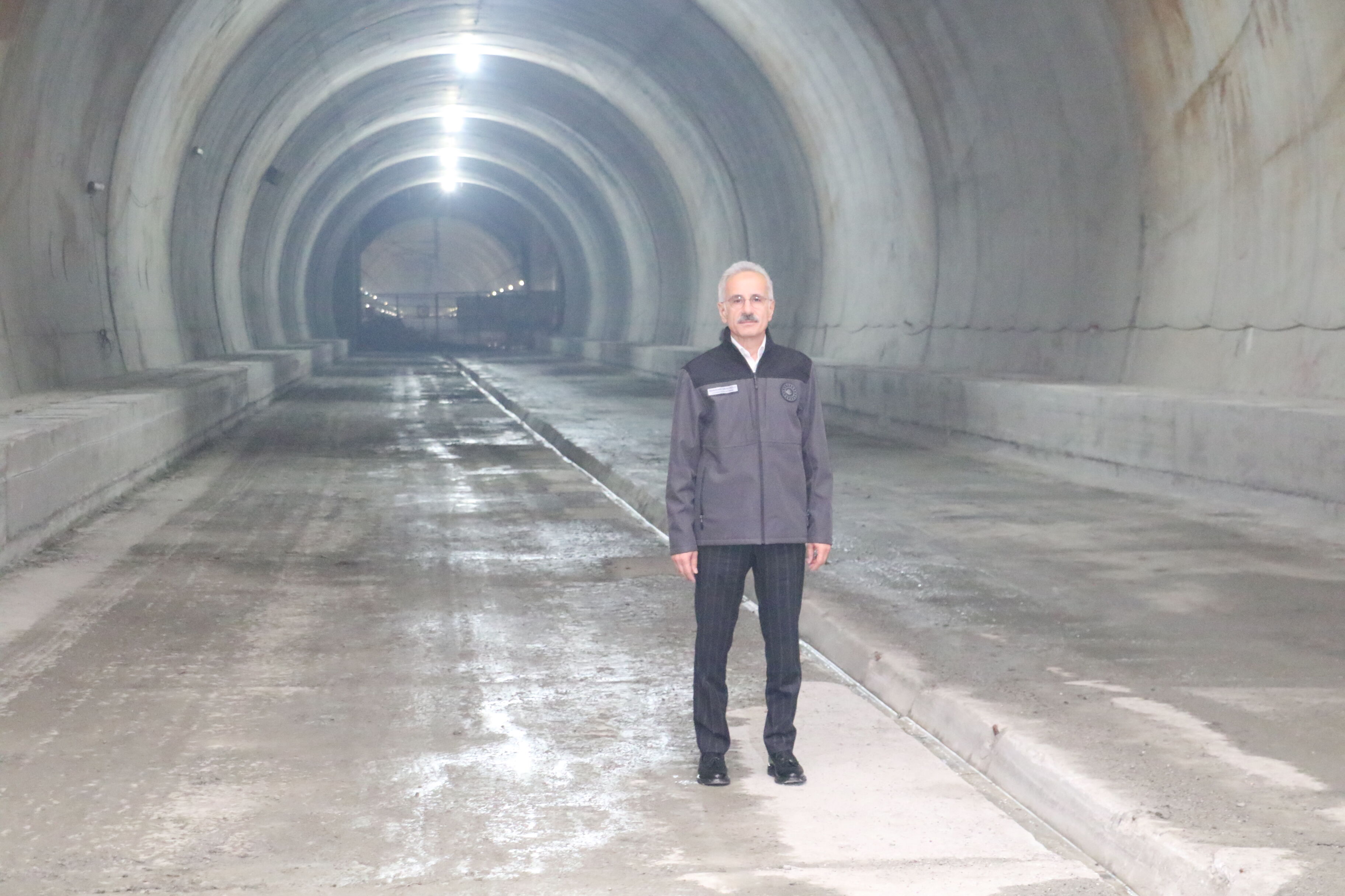 B A K A N U R A L O G L U 2053 Y I L I N D A T R E N L E 48 S 1244858 370374