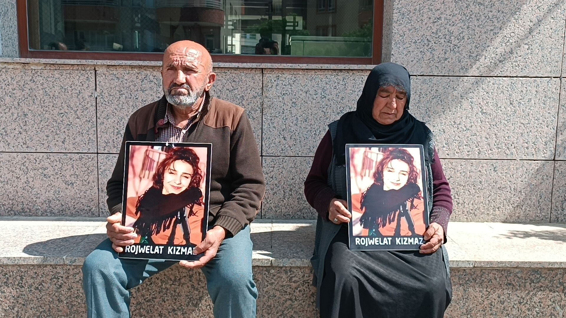 B A R A J G O L U N D E C A N S I Z B E D E N I B U L U N A N R O J V 1281165 381195