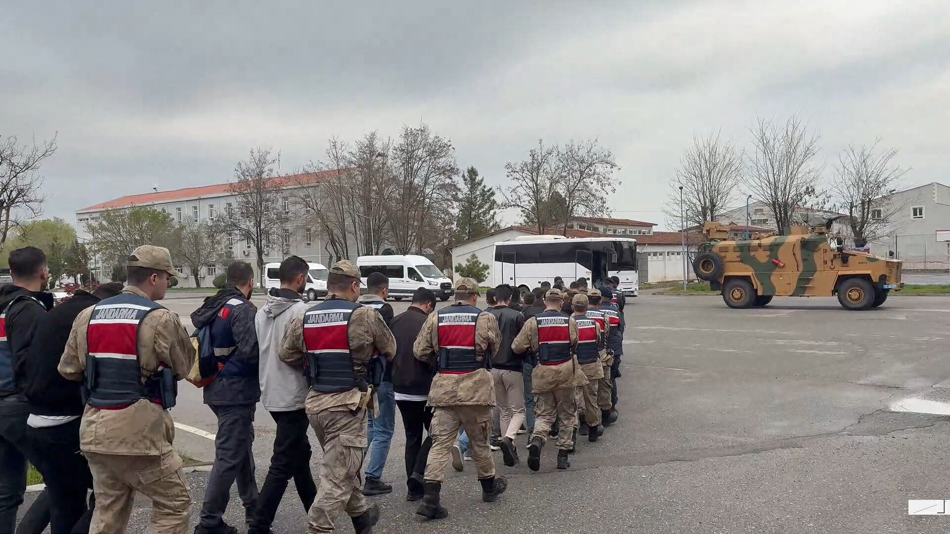 B A T M A N M E R K E Z L I 6 I L D E Y A S A D I S I B A H I S 1248362 371385