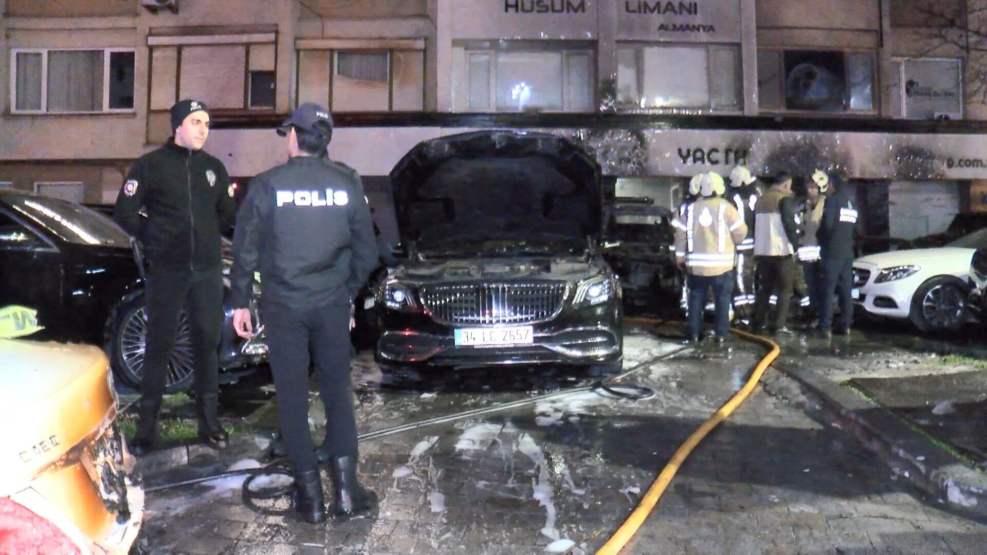 B E S I K T A S T A A R A C K I R A L A M A S I R K E T I N D E Y A N 1246632 370865