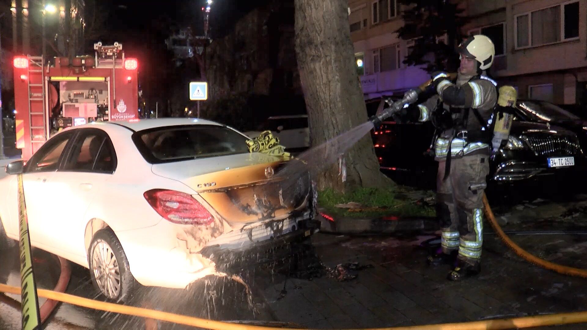 B E S I K T A S T A A R A C K I R A L A M A S I R K E T I N D E Y A N 1246635 370865