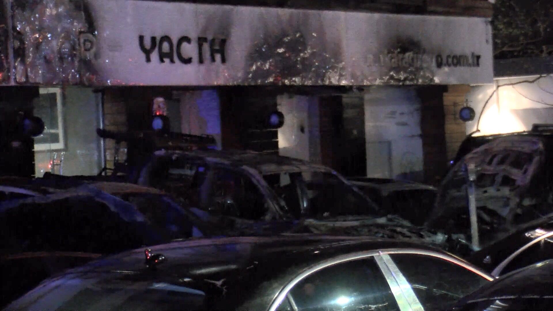 B E S I K T A S T A A R A C K I R A L A M A S I R K E T I N D E Y A N 1246638 370865