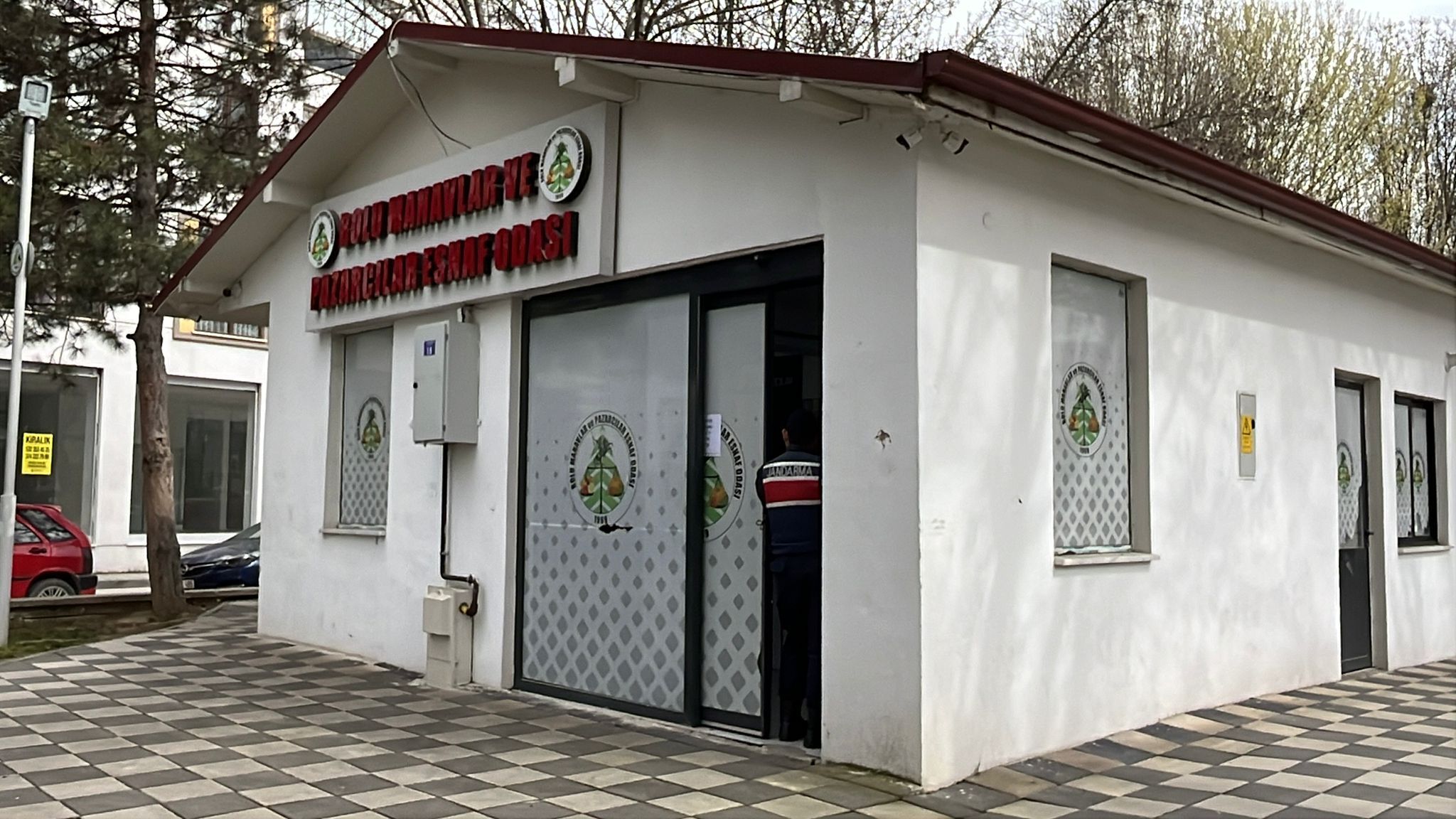 B O L U B E L E D I Y E S I’ N E Y O N E L I K S O R U S T U R M A K A 1263396 376047