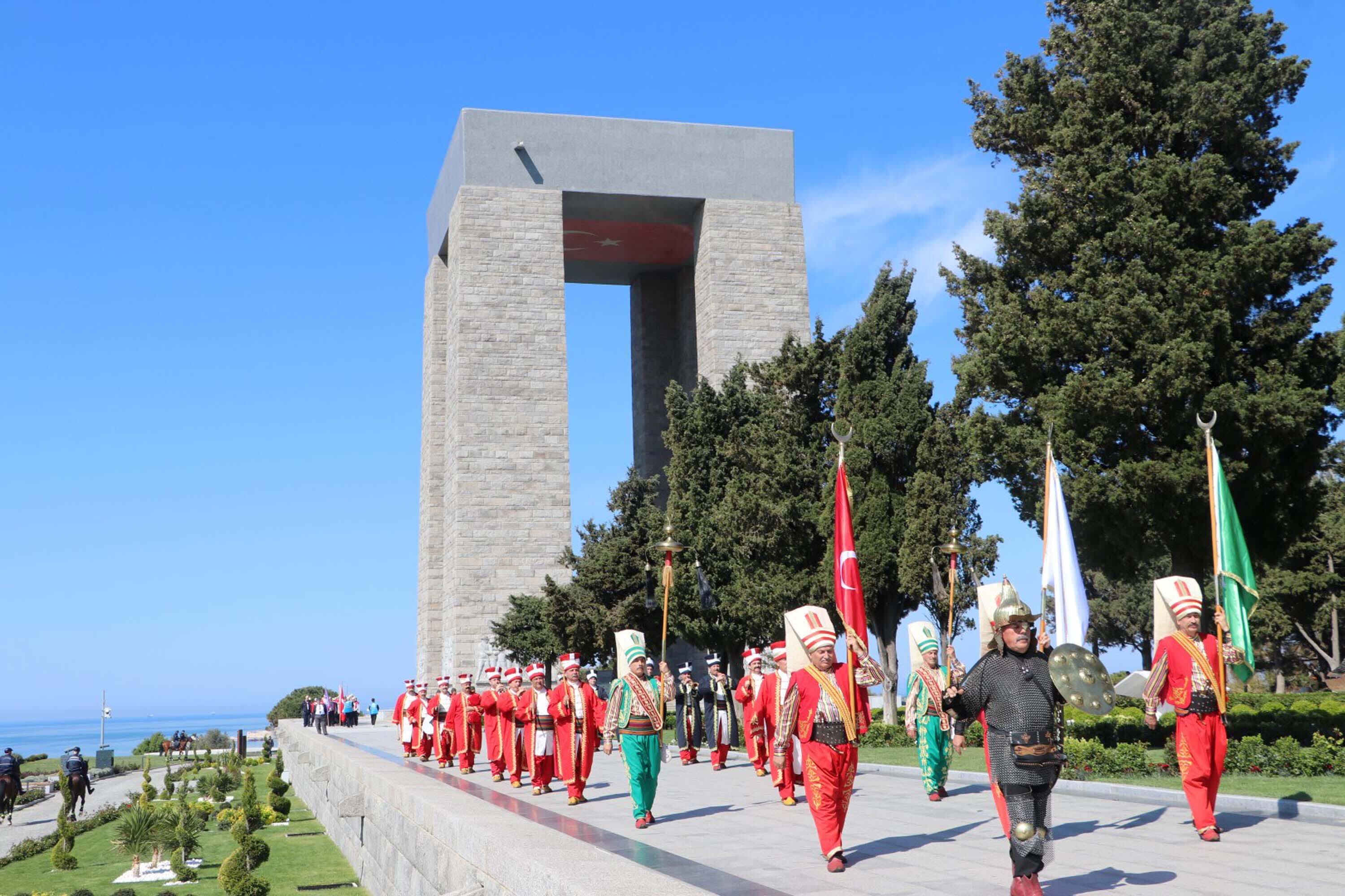 C A N A K K A L E K A R A S A V A S L A R I N I N 111 I N C I Y I 1276179 379825