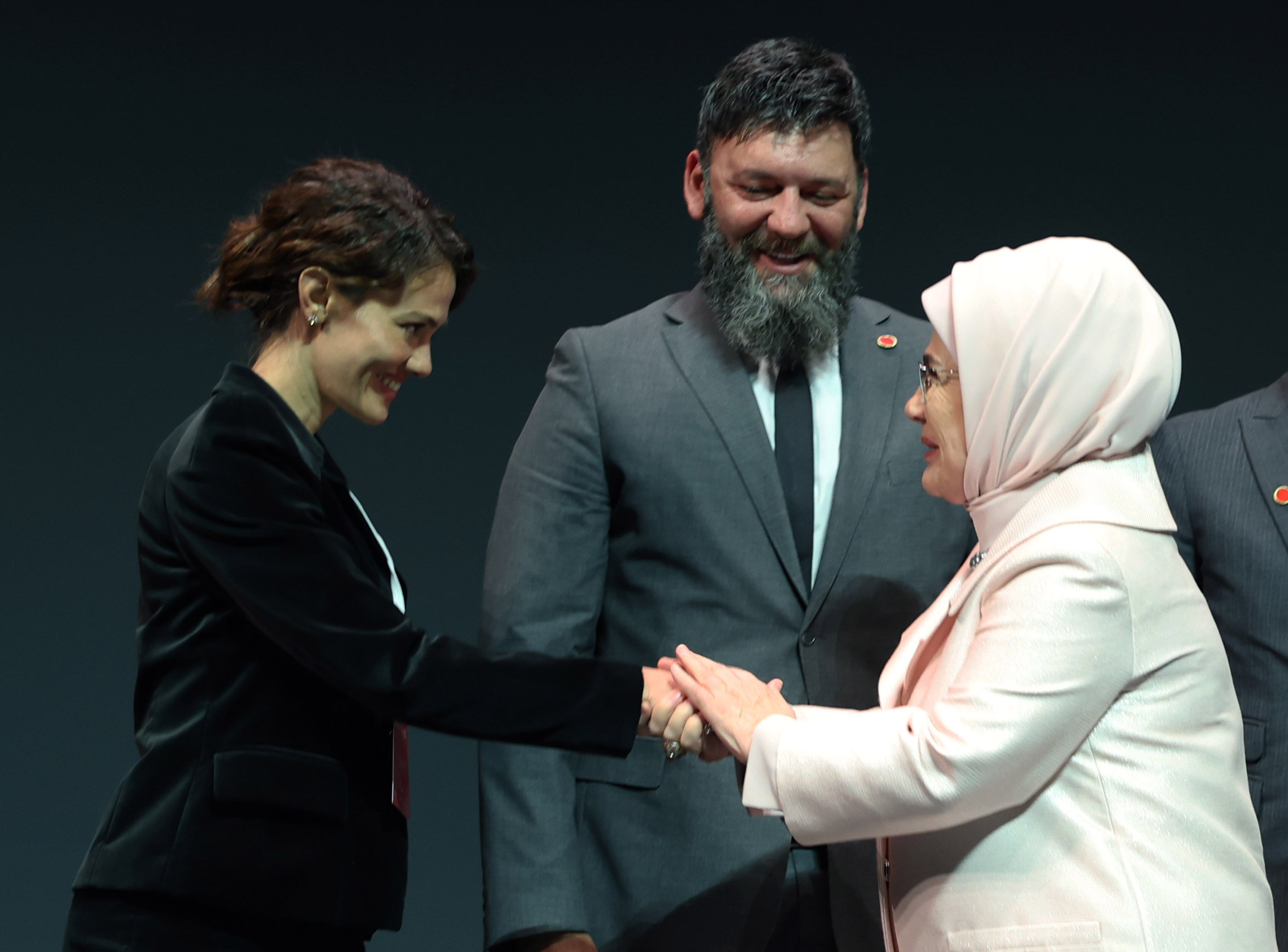 C U M H U R B A S K A N I E R D O G A N ‘ B I R A D A M Y A R A T M A K 1281508 381297