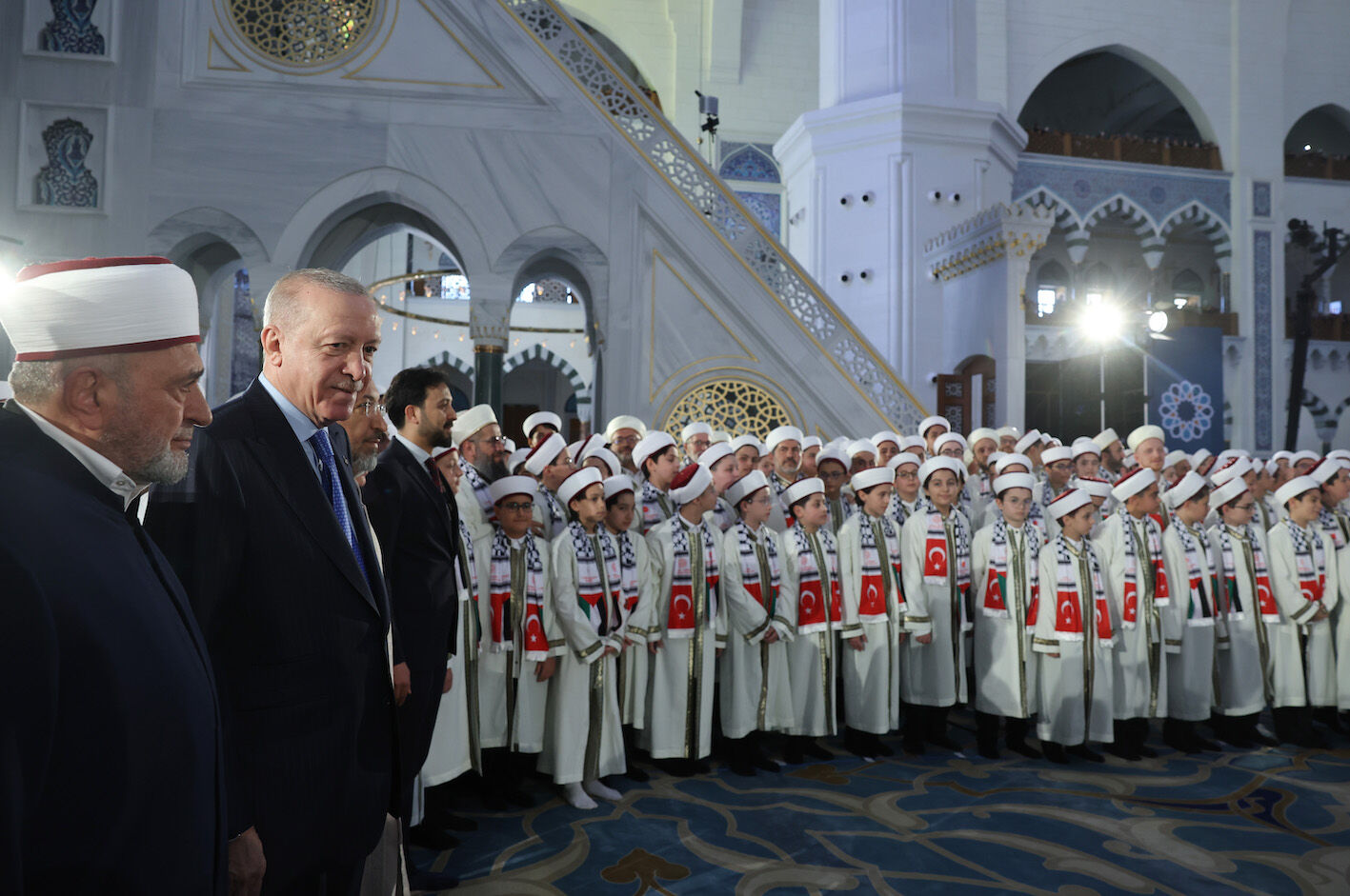 C U M H U R B A S K A N I E R D O G A N C A M L I C A C A M I I N D E 1276504 379856