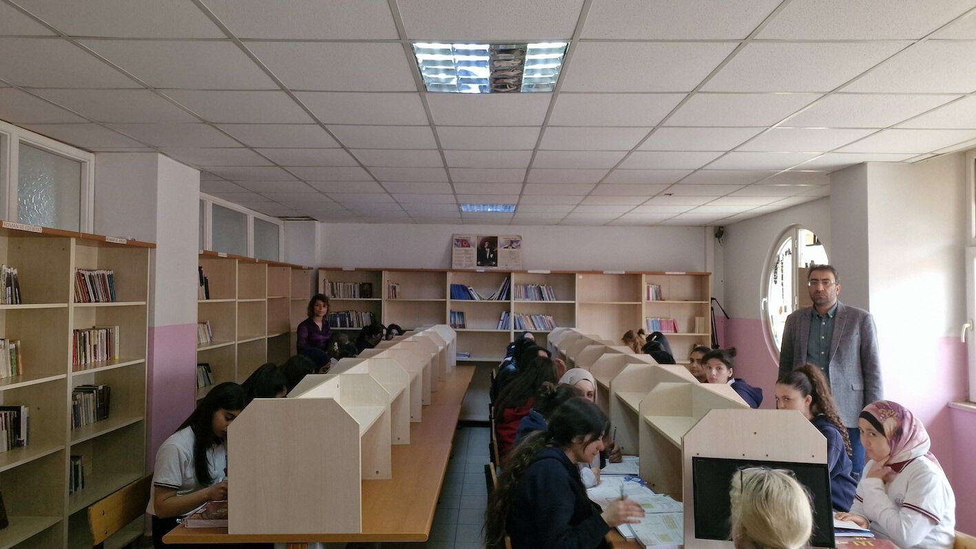 D I Y A R B A K I R D A G O N U L L U K A D I N O G R E T M E N L E R 1249123 371644