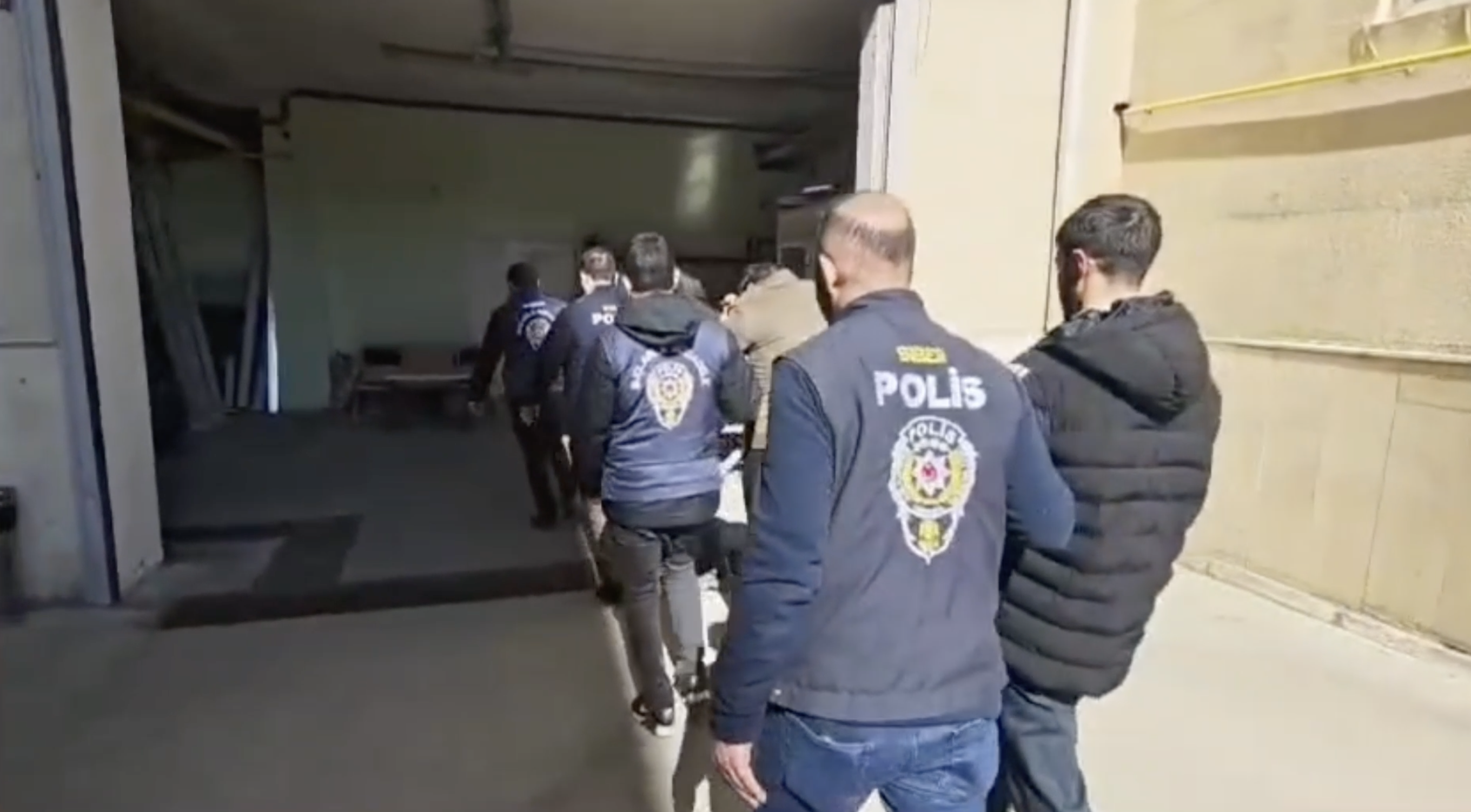 D I Y A R B A K I R M E R K E Z L I 8 I L D E ‘ B U N G A L O V D O L 1257191 374108