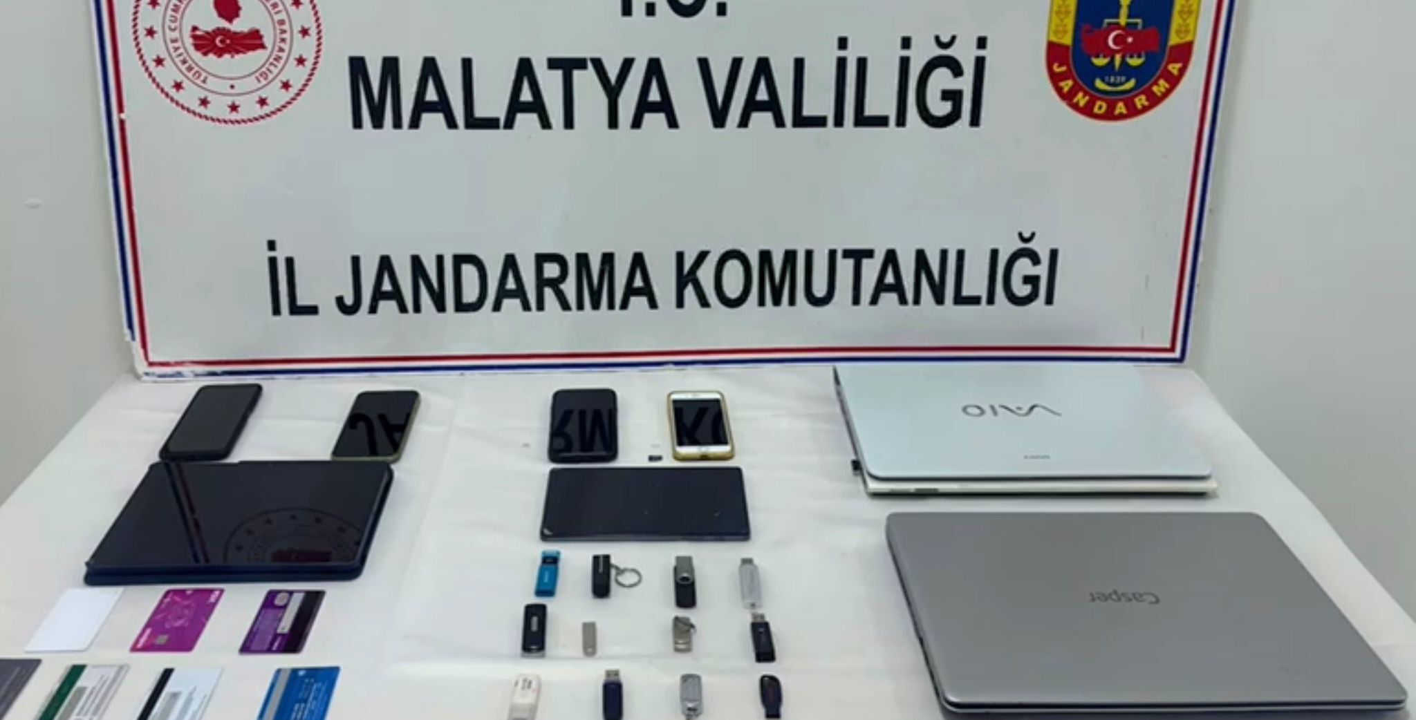 D U S U K F A I Z L I K R E D I V A A D I I L E D O L A N D I R I C I 1253688 373104