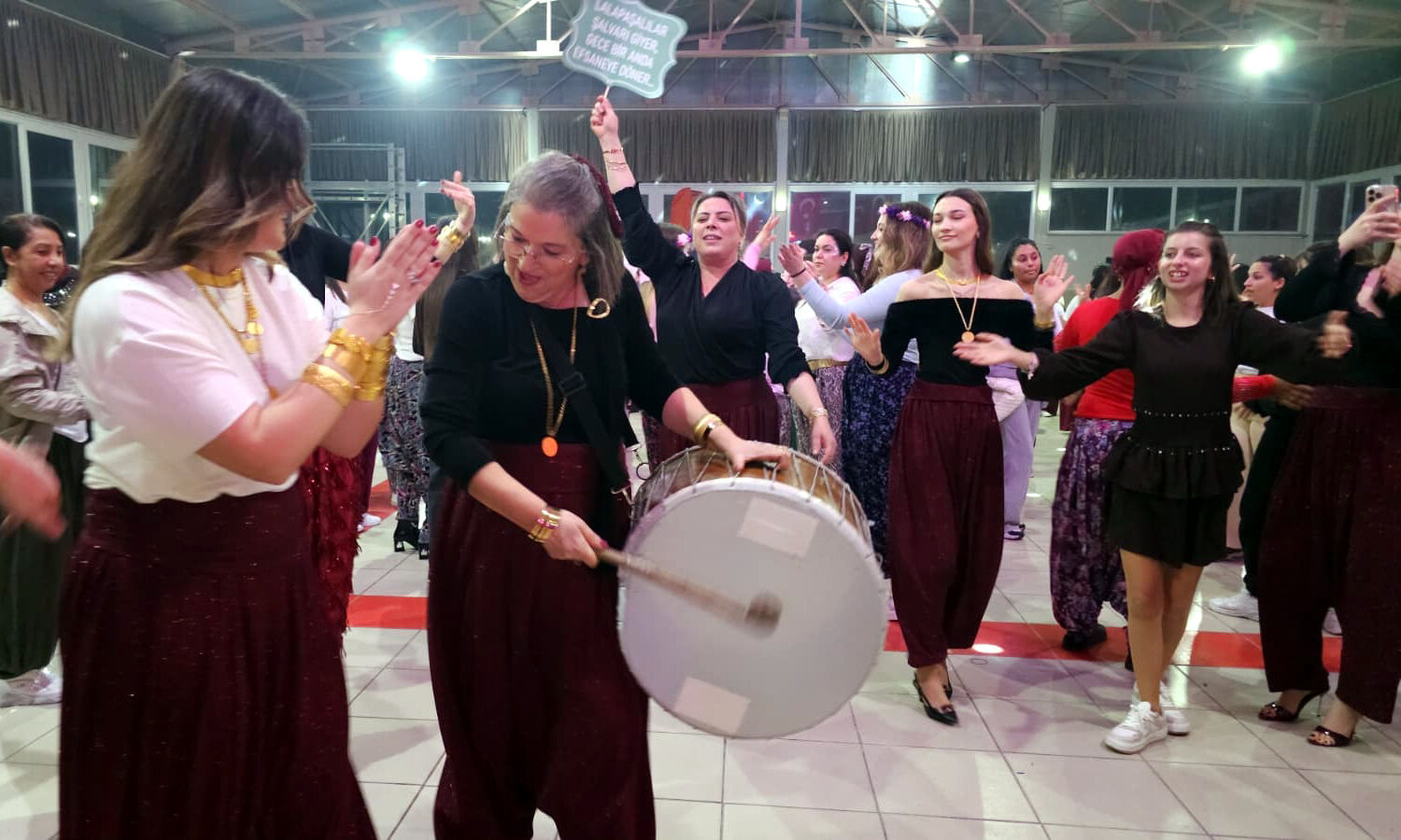 E D I R N E L I K A D I N L A R S A L V A R G E C E S I’ N D E E G L 1247495 371135